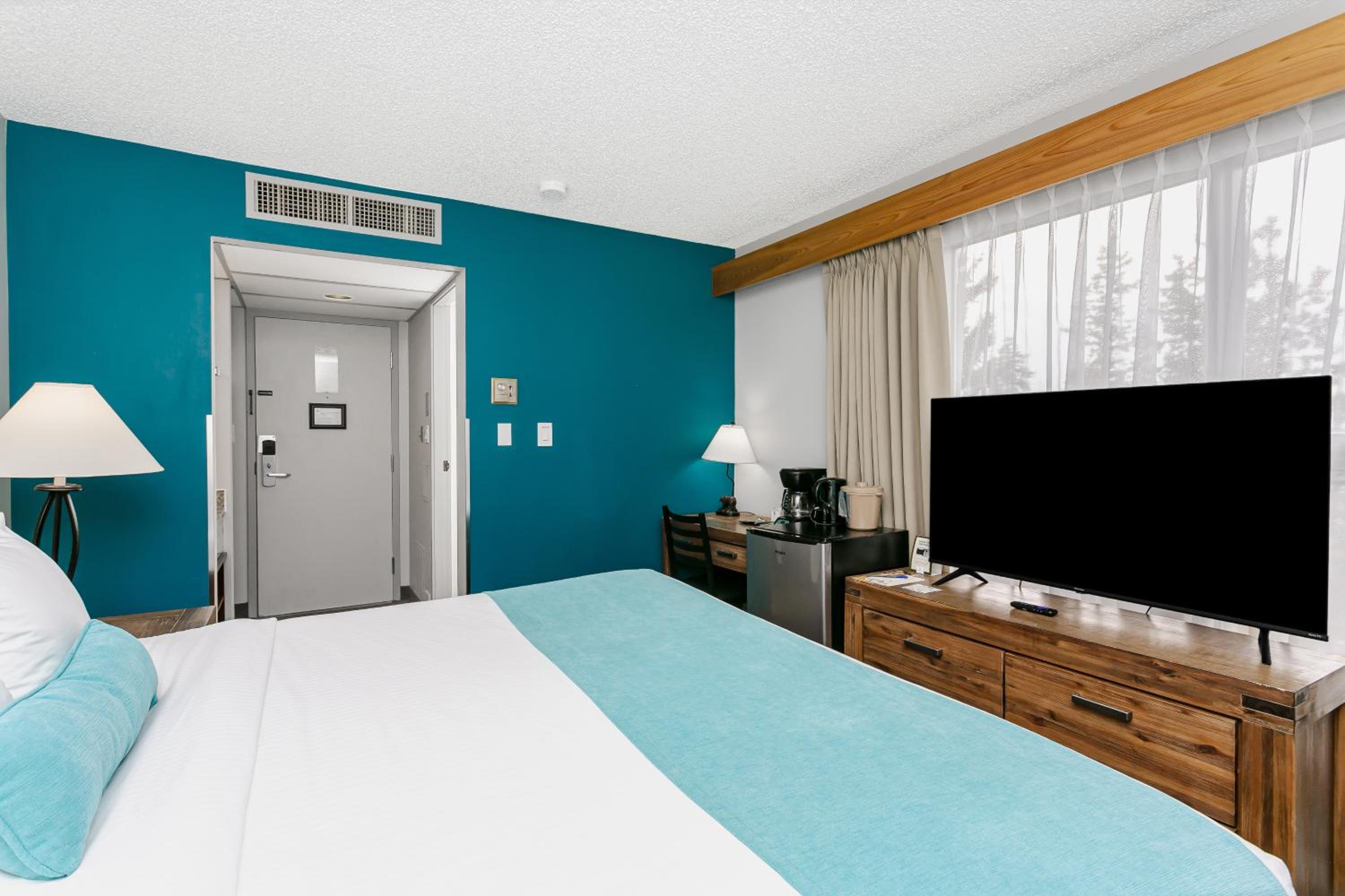 Jasper Vacations - Tonquin Inn - Property Image 12