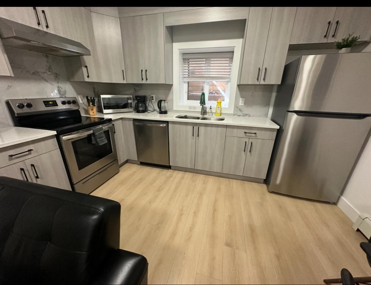 New & Modern 2 bedroom suite