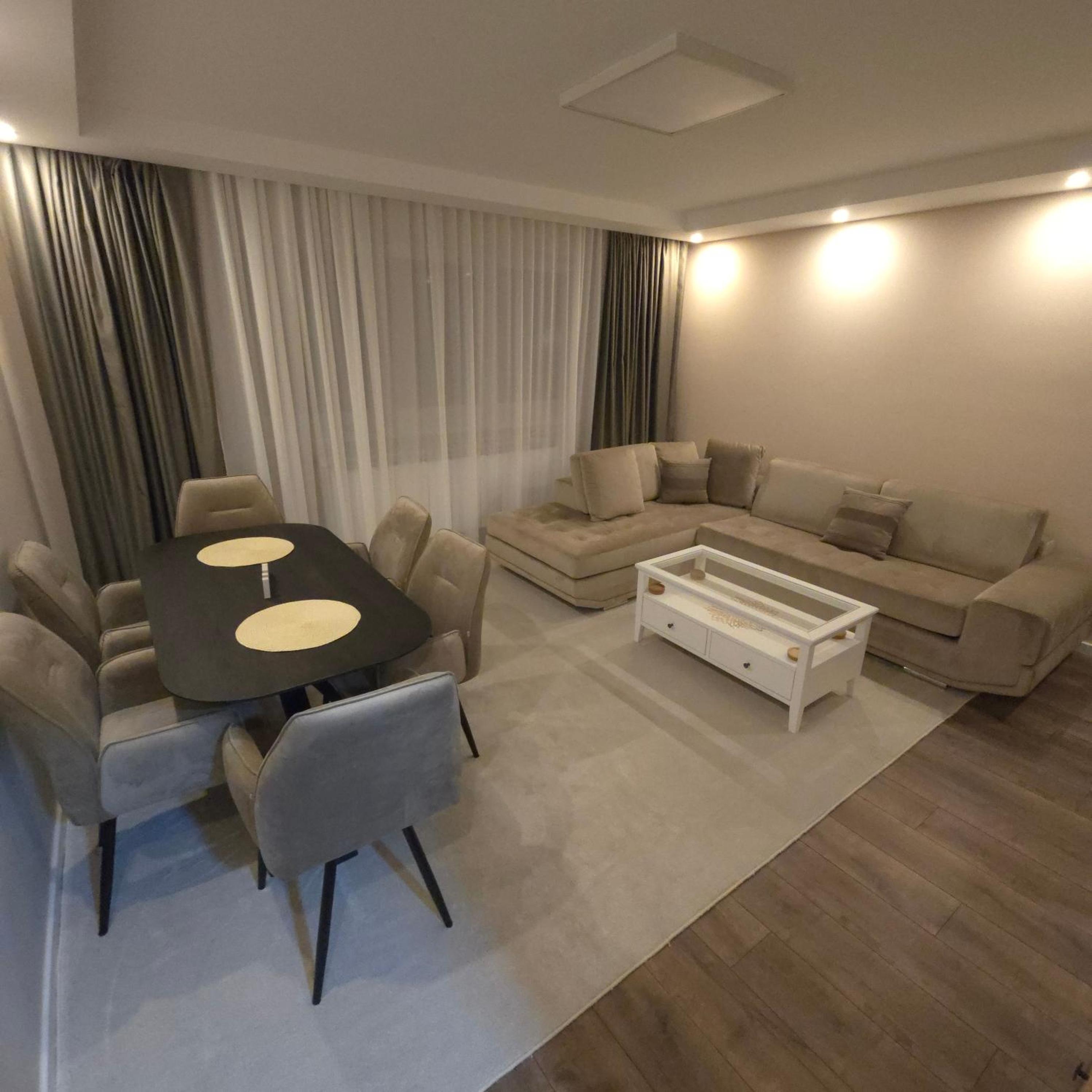 S-Lux apartman