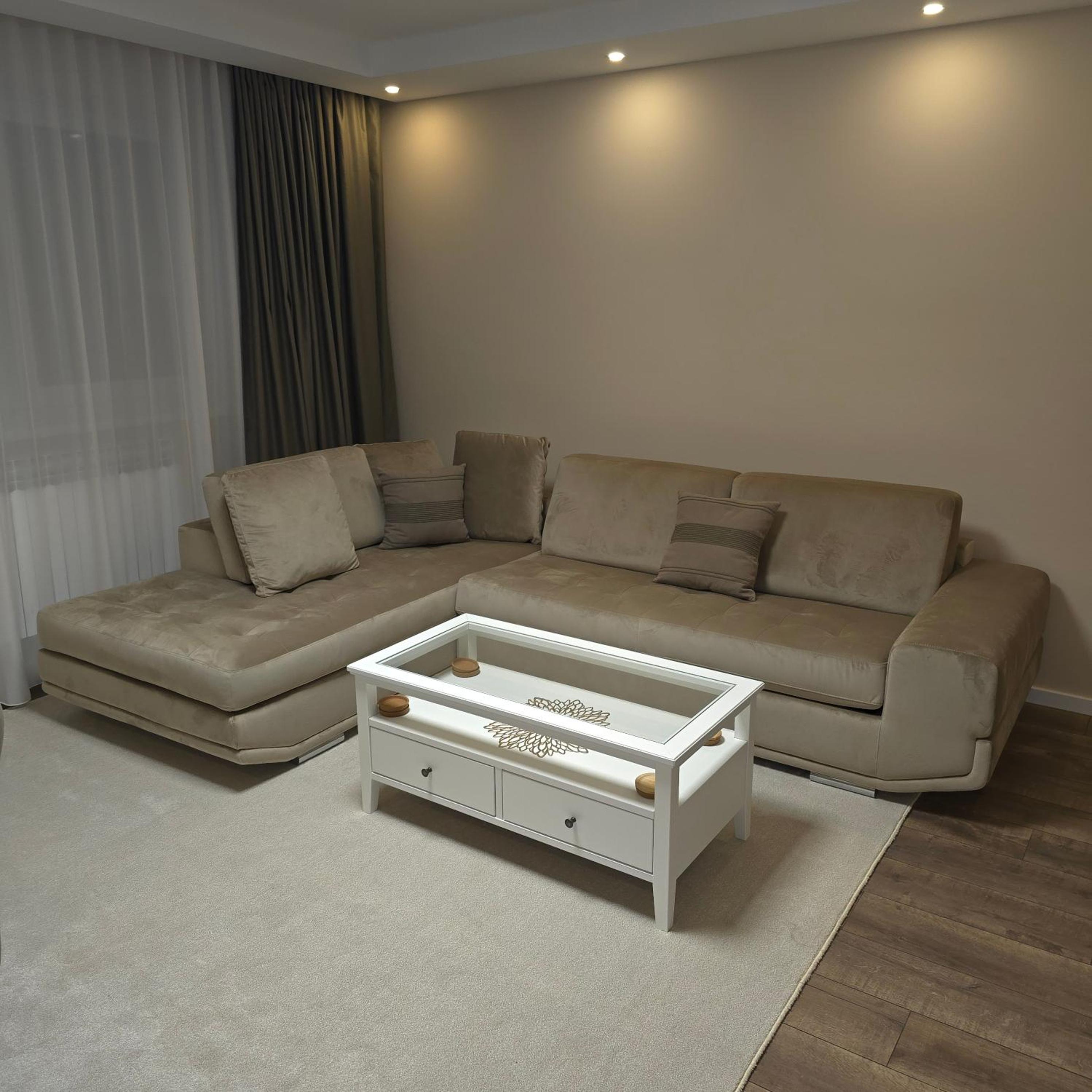 S-Lux apartman