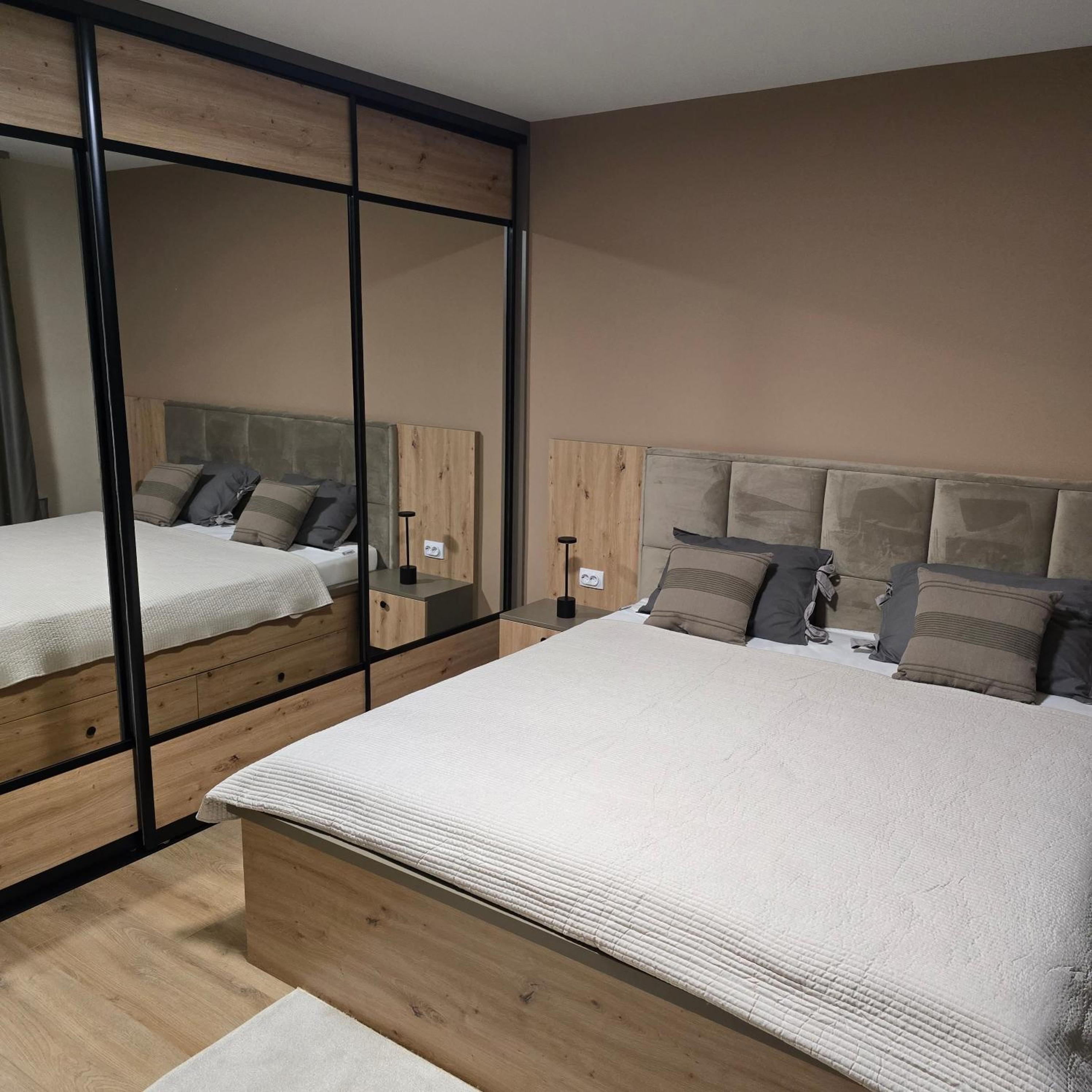 S-Lux apartman