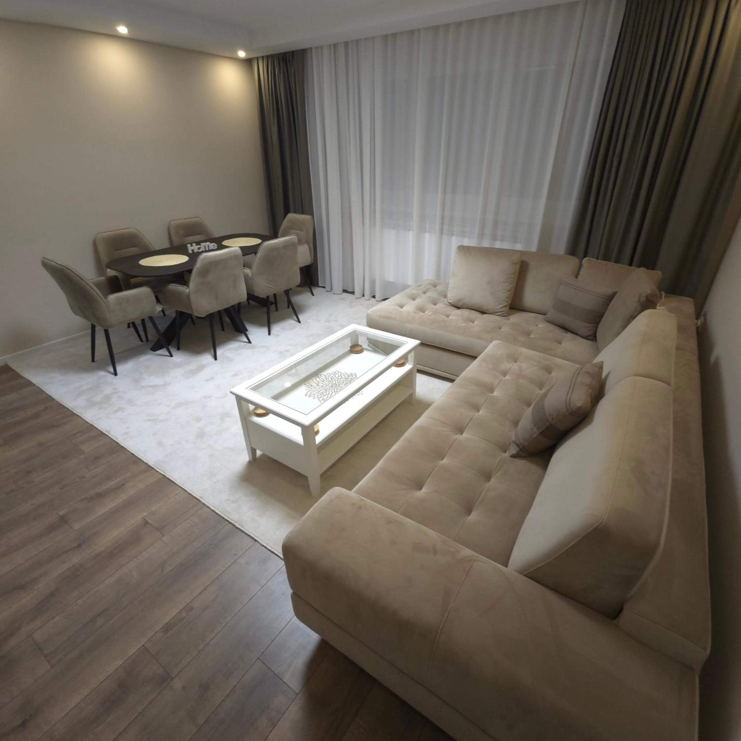 S-Lux apartman