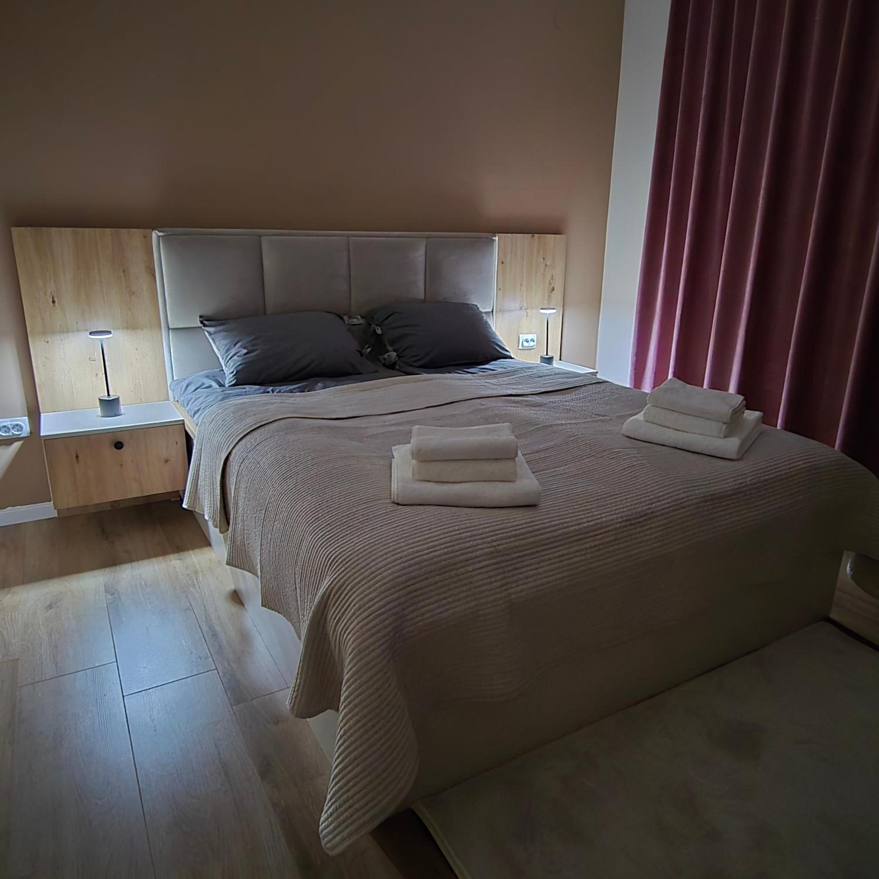S-Lux apartman