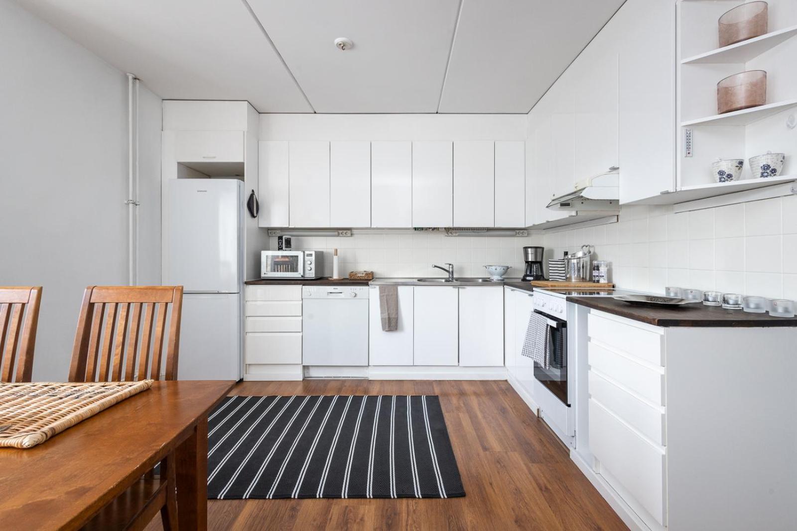 Large 3-bedroom city home view 2