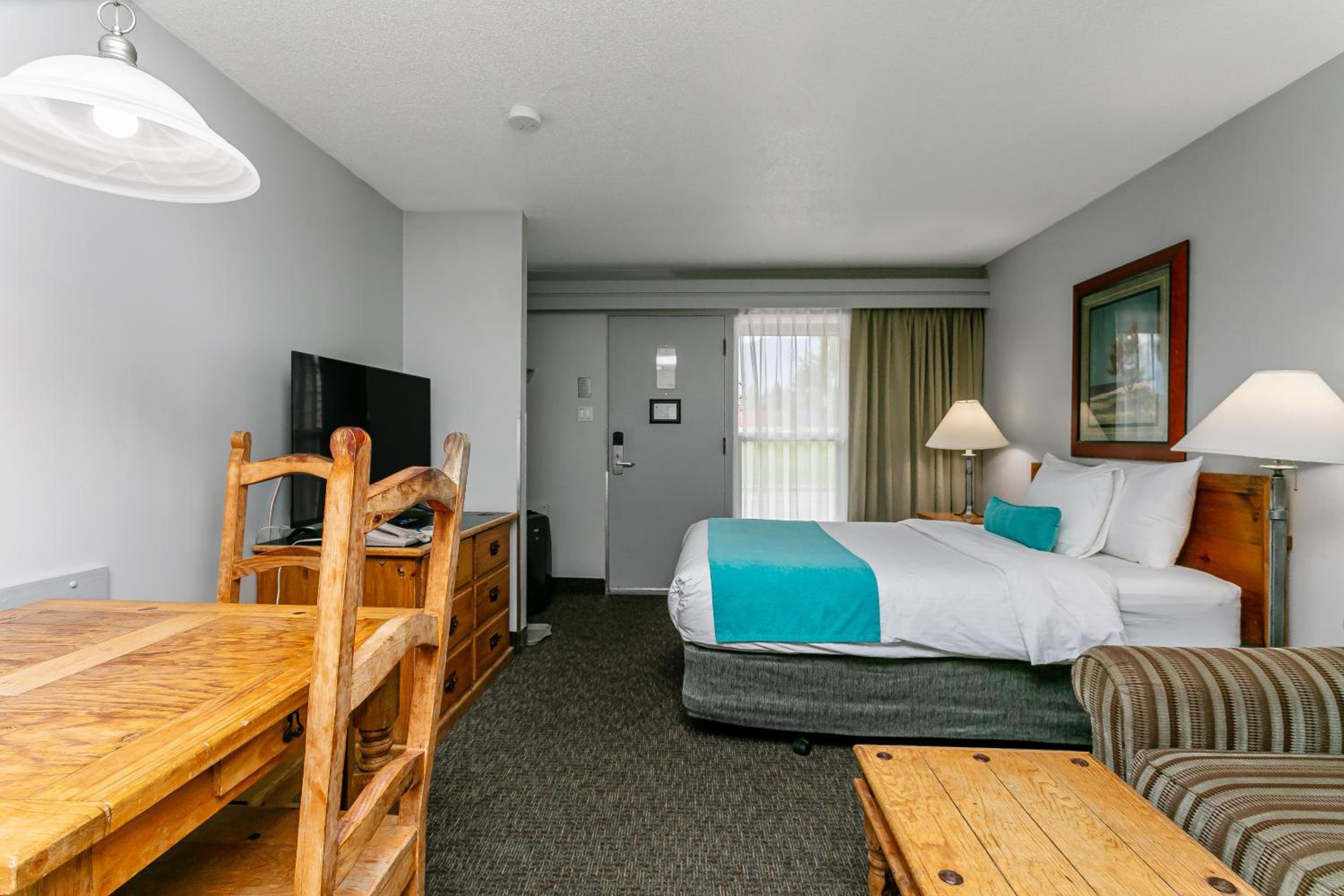 Jasper Vacations - Tonquin Inn - Property Image 4