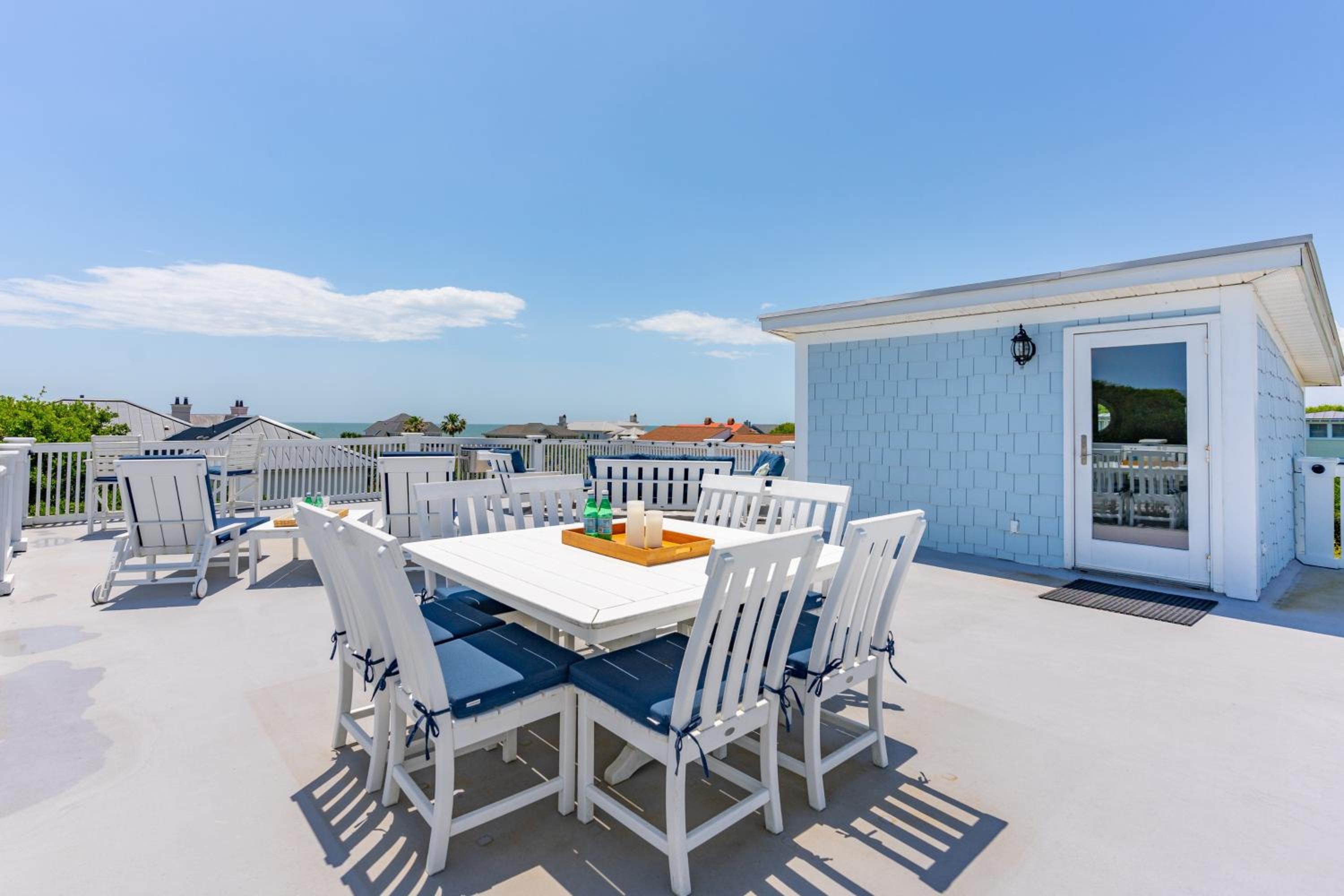 3800 Cameron Boulevard AvantStay Pool Ocean Views Deck