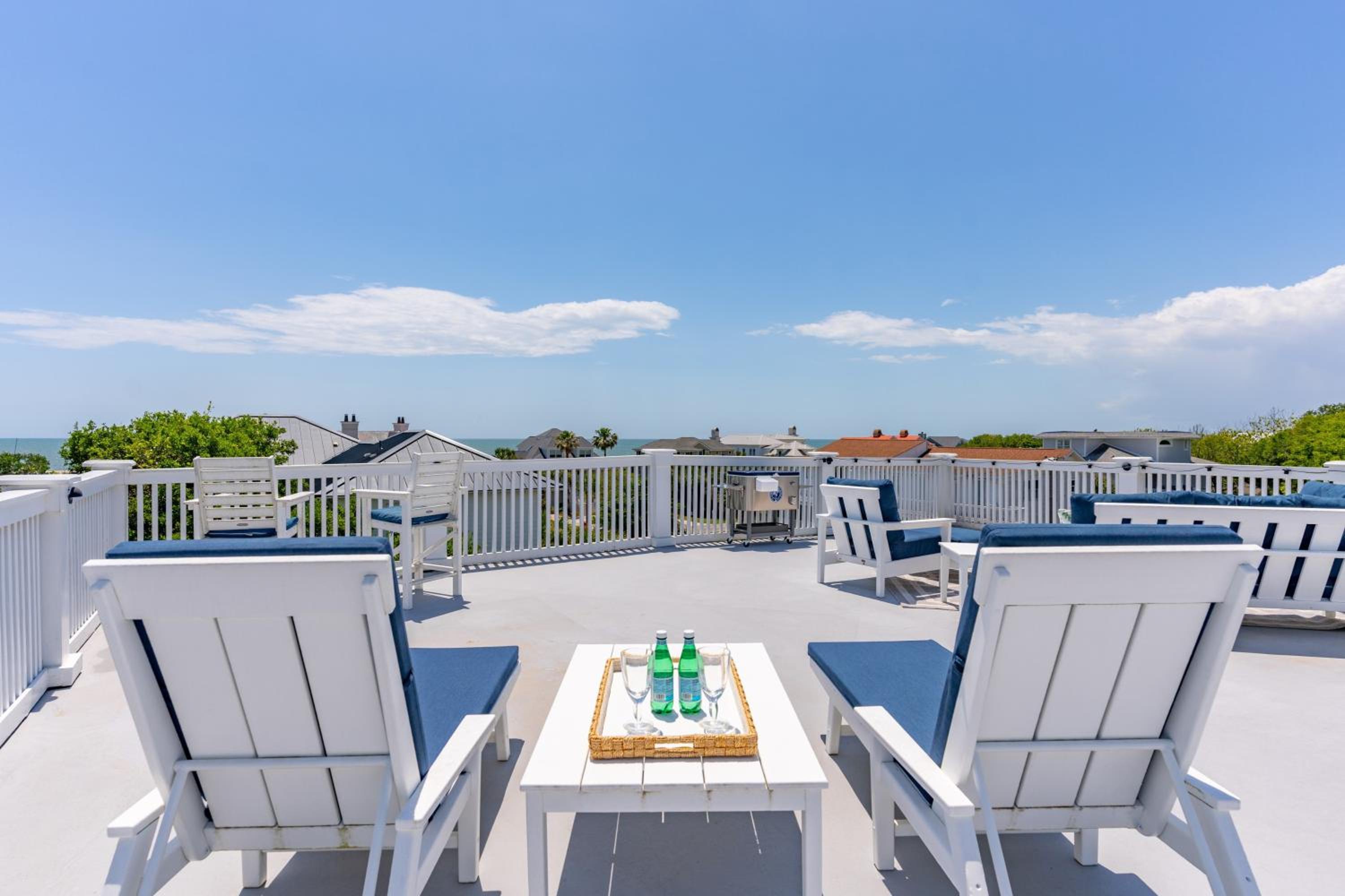 3800 Cameron Boulevard AvantStay Pool Ocean Views Deck