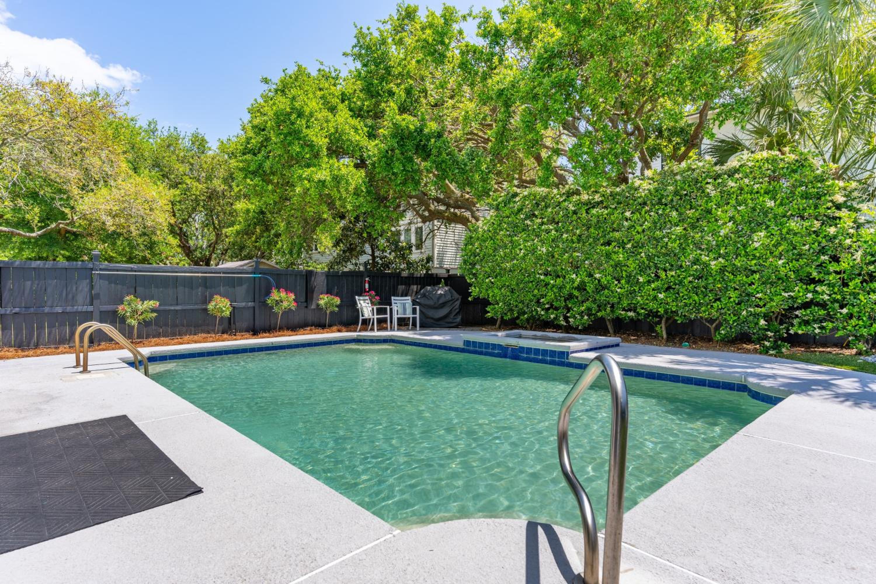3800 Cameron Boulevard AvantStay Pool Ocean Views Deck