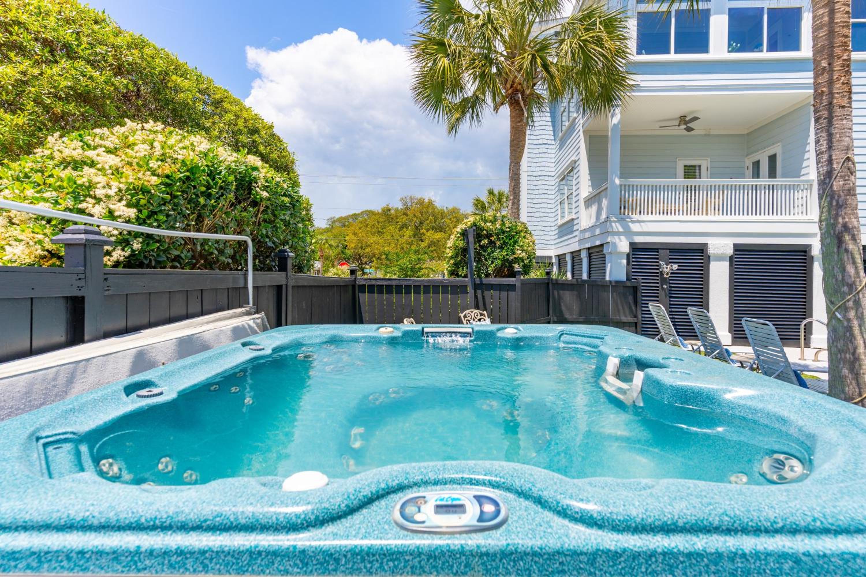 3800 Cameron Boulevard AvantStay Pool Ocean Views Deck
