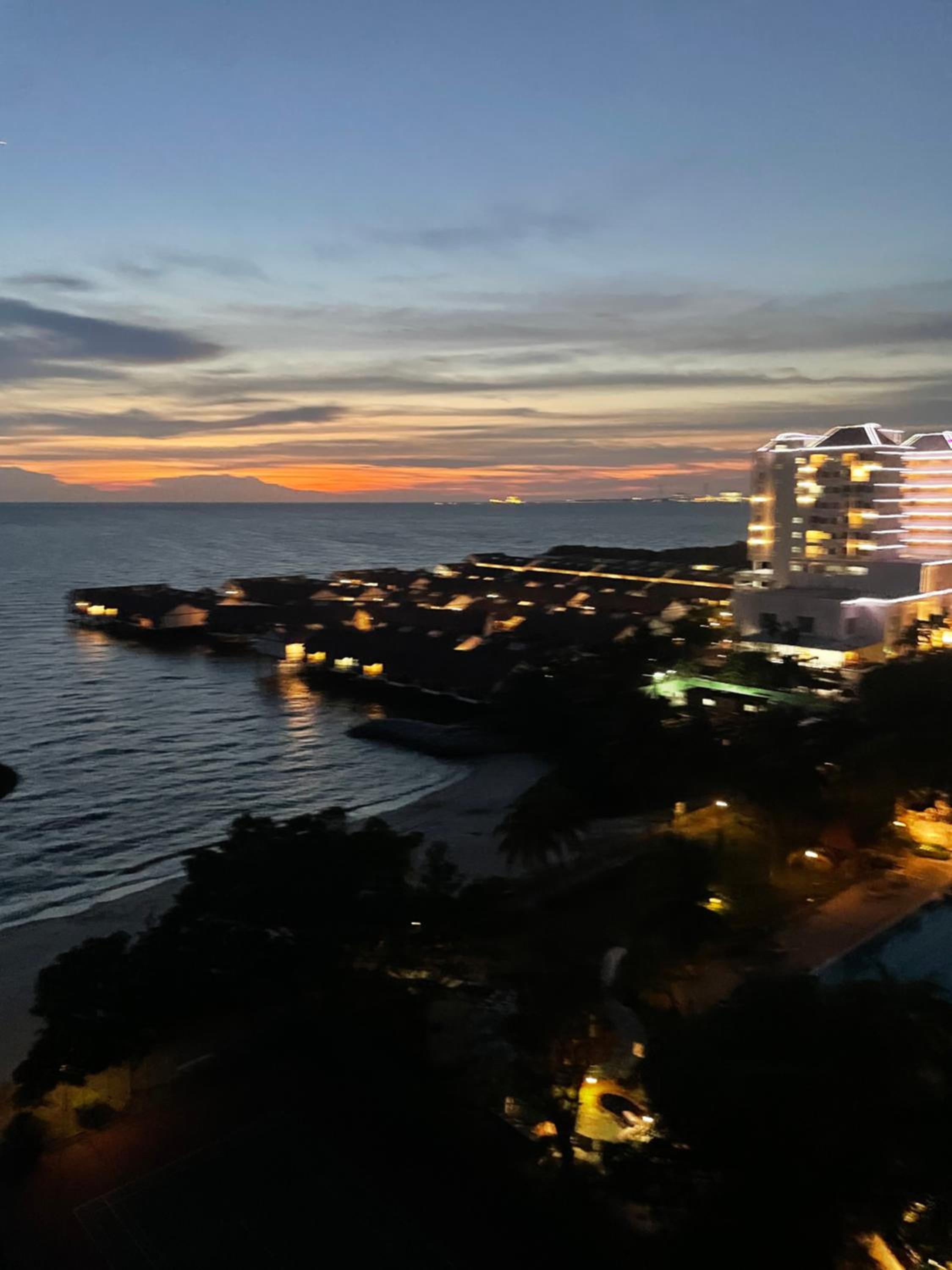 12pax Seaside Homestay Port Dickson 3R3B,Wifi,Beach,Pool,BBQ photo 2