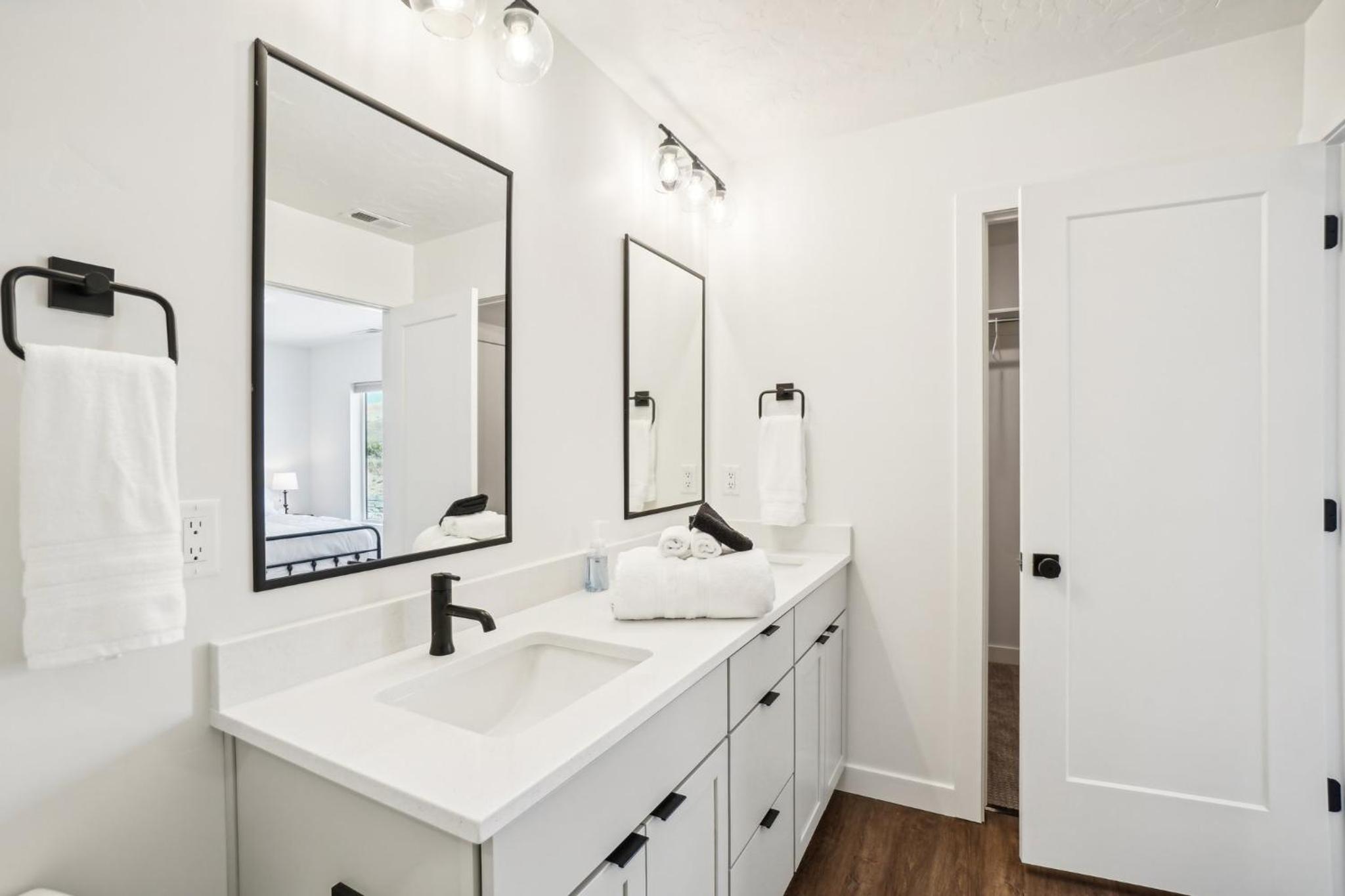 The Charleston by Crafty Casitas, near Snowbasin, 2 Kings and a Queen