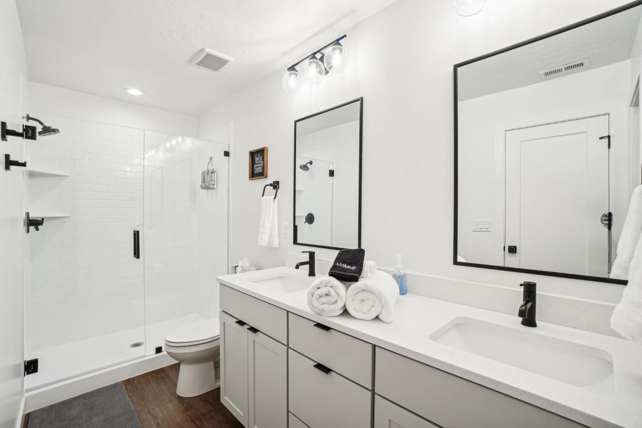 The Charleston by Crafty Casitas, near Snowbasin, 2 Kings and a Queen