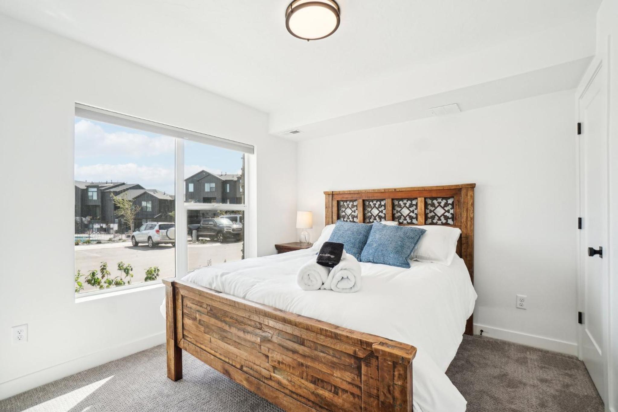 The Charleston by Crafty Casitas, near Snowbasin, 2 Kings and a Queen