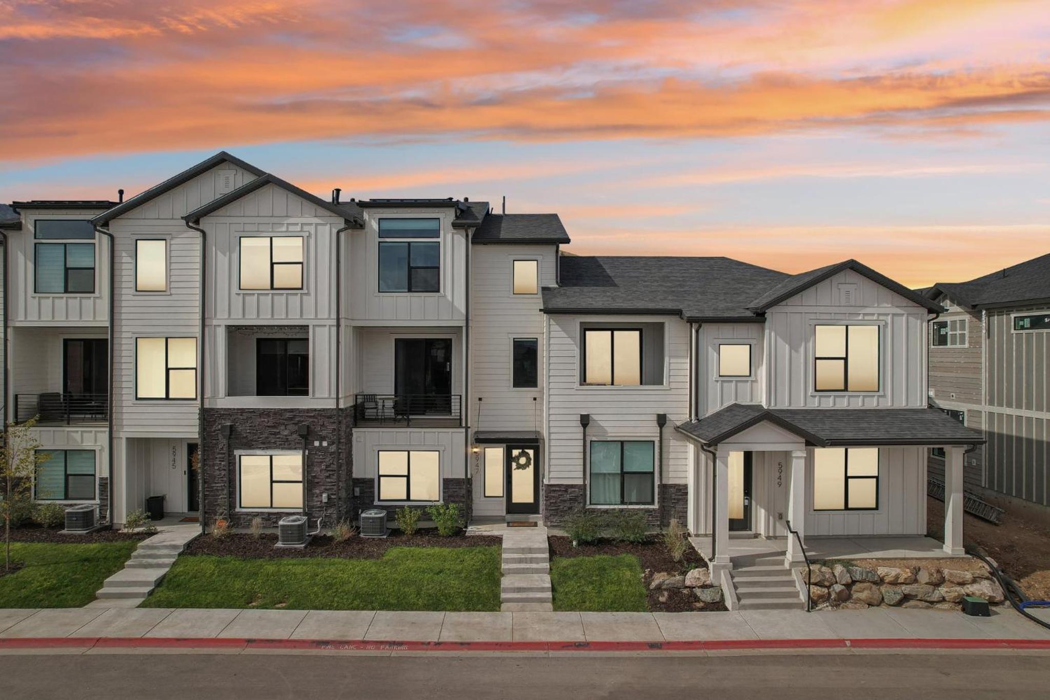 The Charleston by Crafty Casitas, near Snowbasin, 2 Kings and a Queen