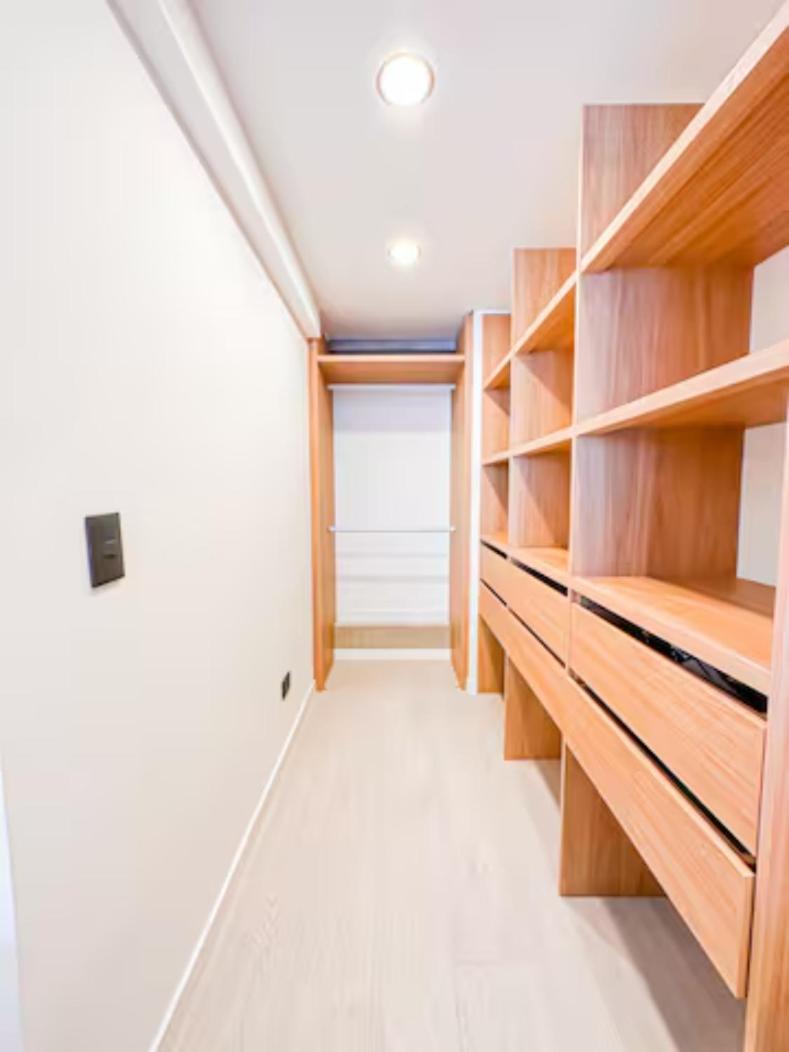 Skyline Suites - Elegant Living with Coworking & Scenic Views