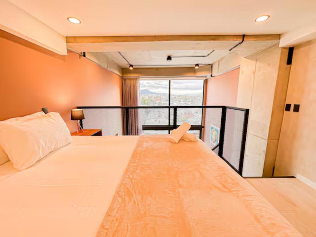 Skyline Suites - Elegant Living with Coworking & Scenic Views