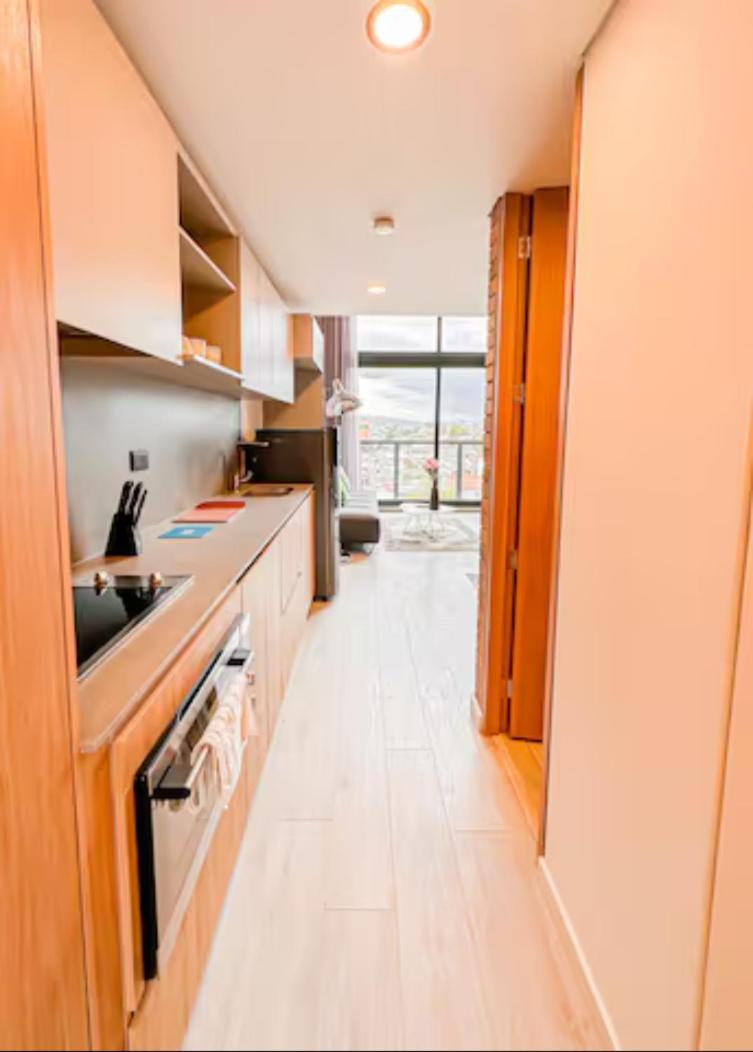 Skyline Suites - Elegant Living with Coworking & Scenic Views