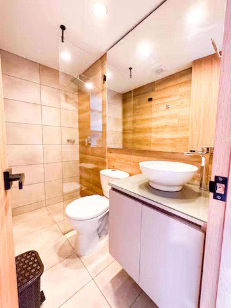 Skyline Suites - Elegant Living with Coworking & Scenic Views