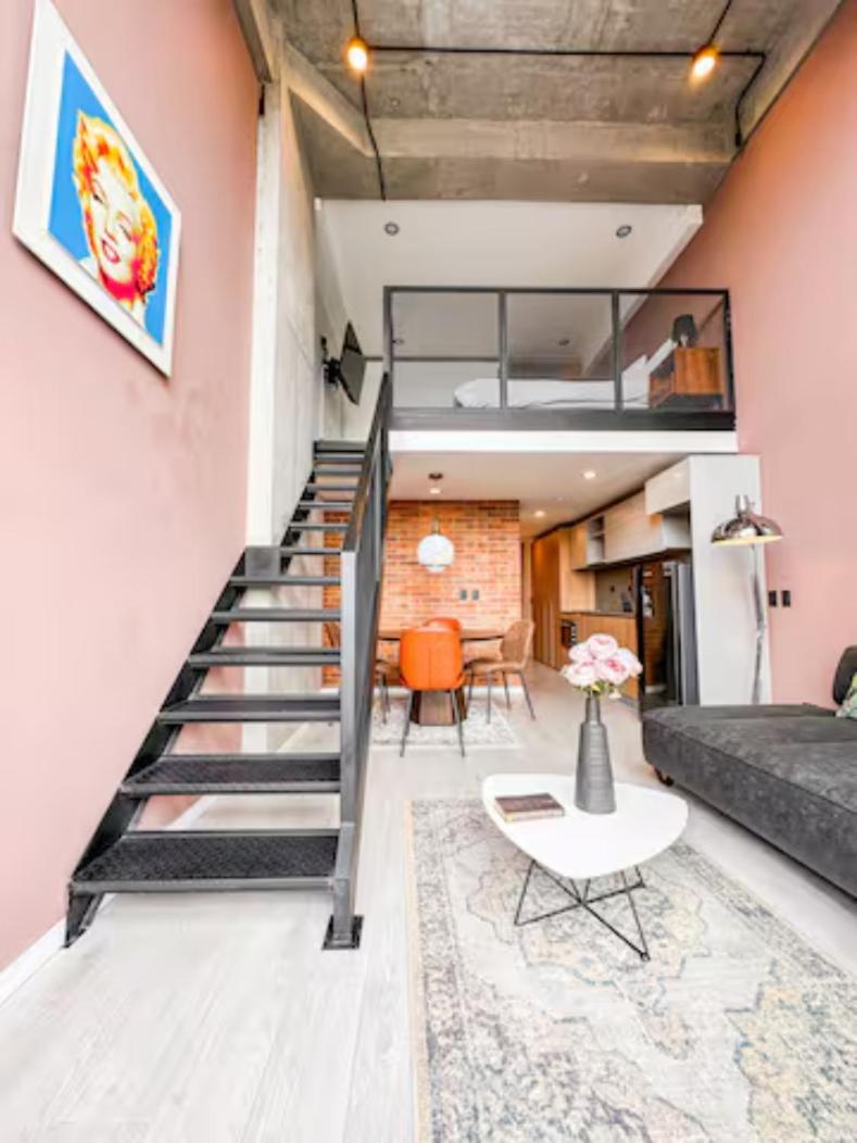 Skyline Suites - Elegant Living with Coworking & Scenic Views