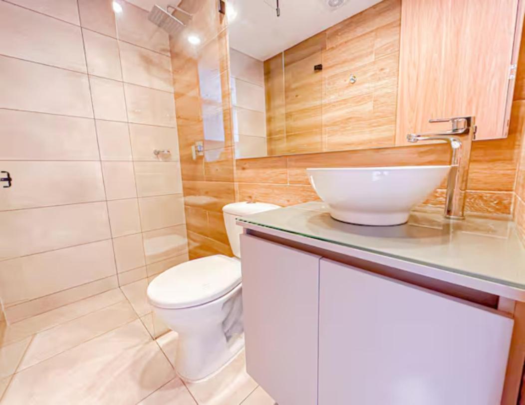 Skyline Suites - Elegant Living with Coworking & Scenic Views