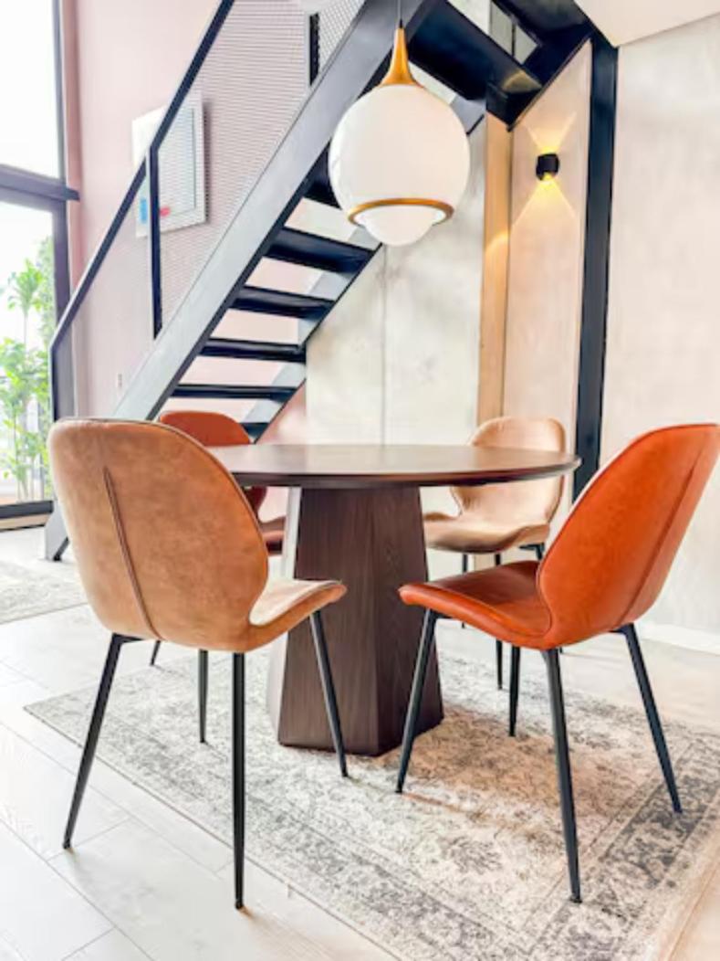 Skyline Suites - Elegant Living with Coworking & Scenic Views