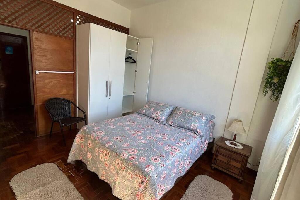 Studio 330 - aconchegante, 500m da Feirinha do Alto, com Garagem e Wi-Fi 500MB