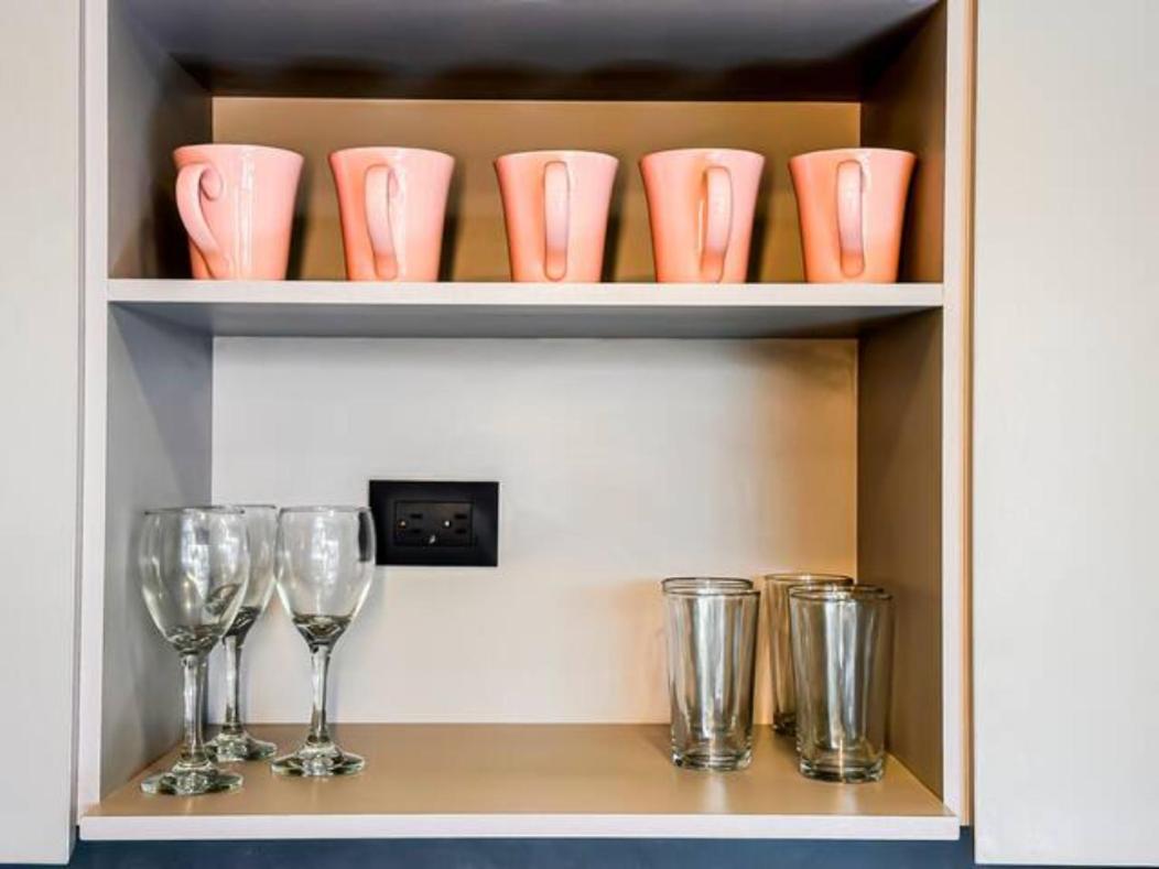 Skyline Suites - Elegant Living with Coworking & Scenic Views