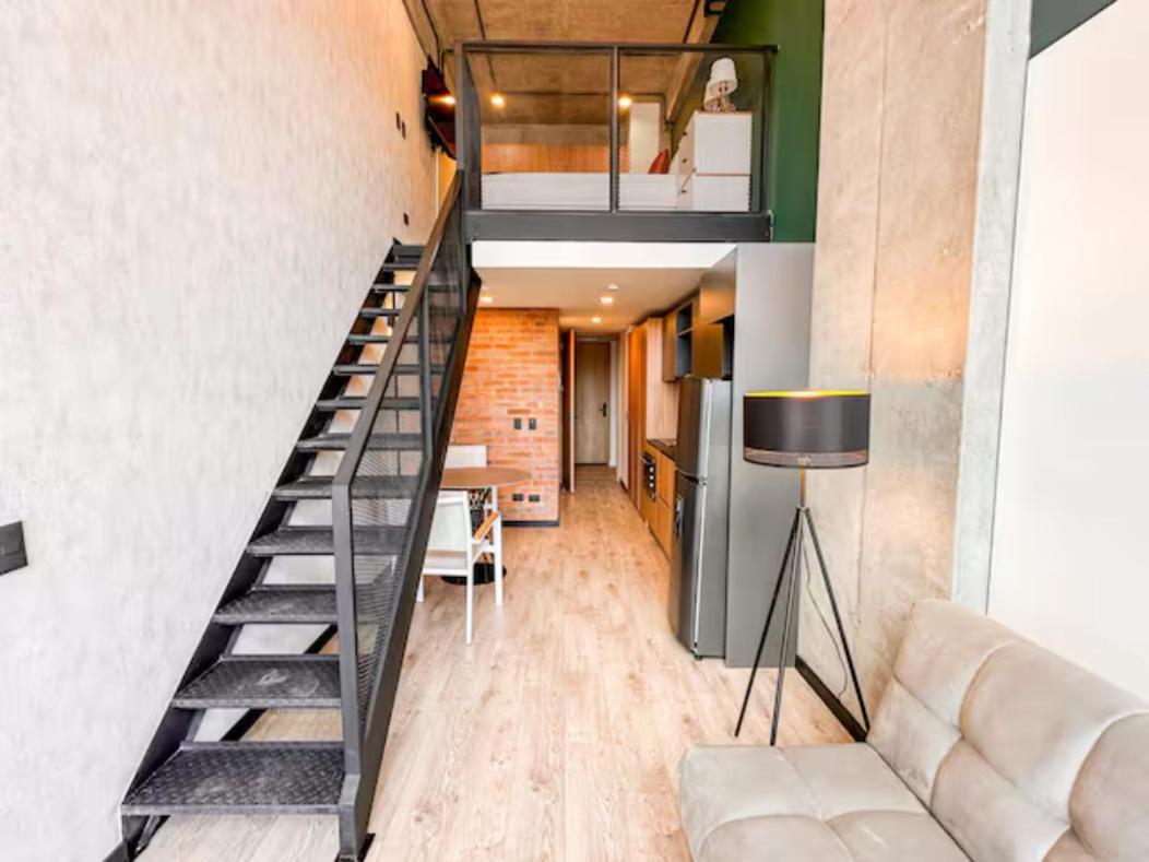 Skyline Suites - Elegant Living with Coworking & Scenic Views