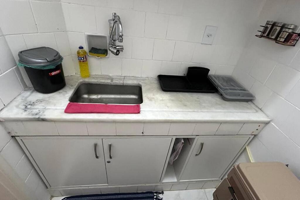 Studio 330 - aconchegante, 500m da Feirinha do Alto, com Garagem e Wi-Fi 500MB