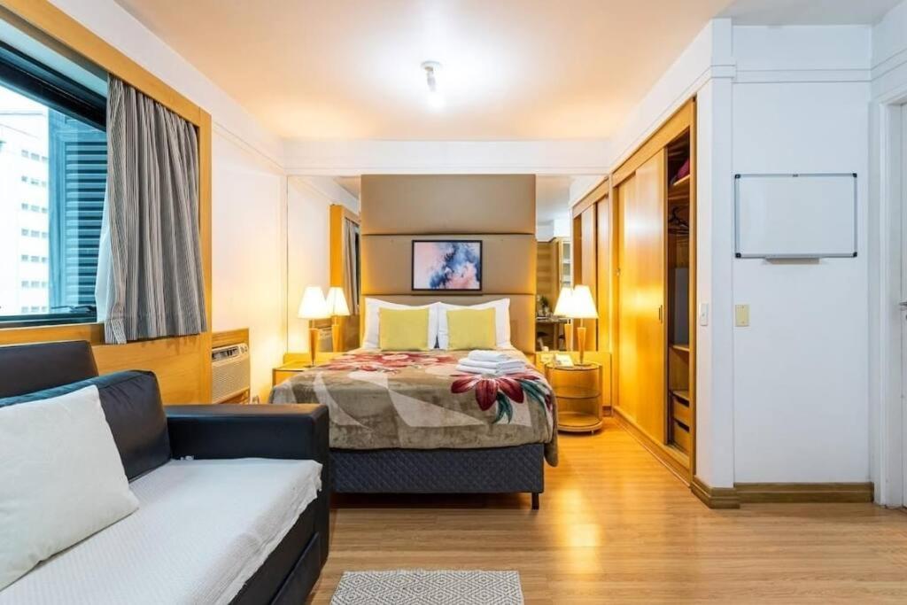 Belo apartamento bela cintra com estacionamento