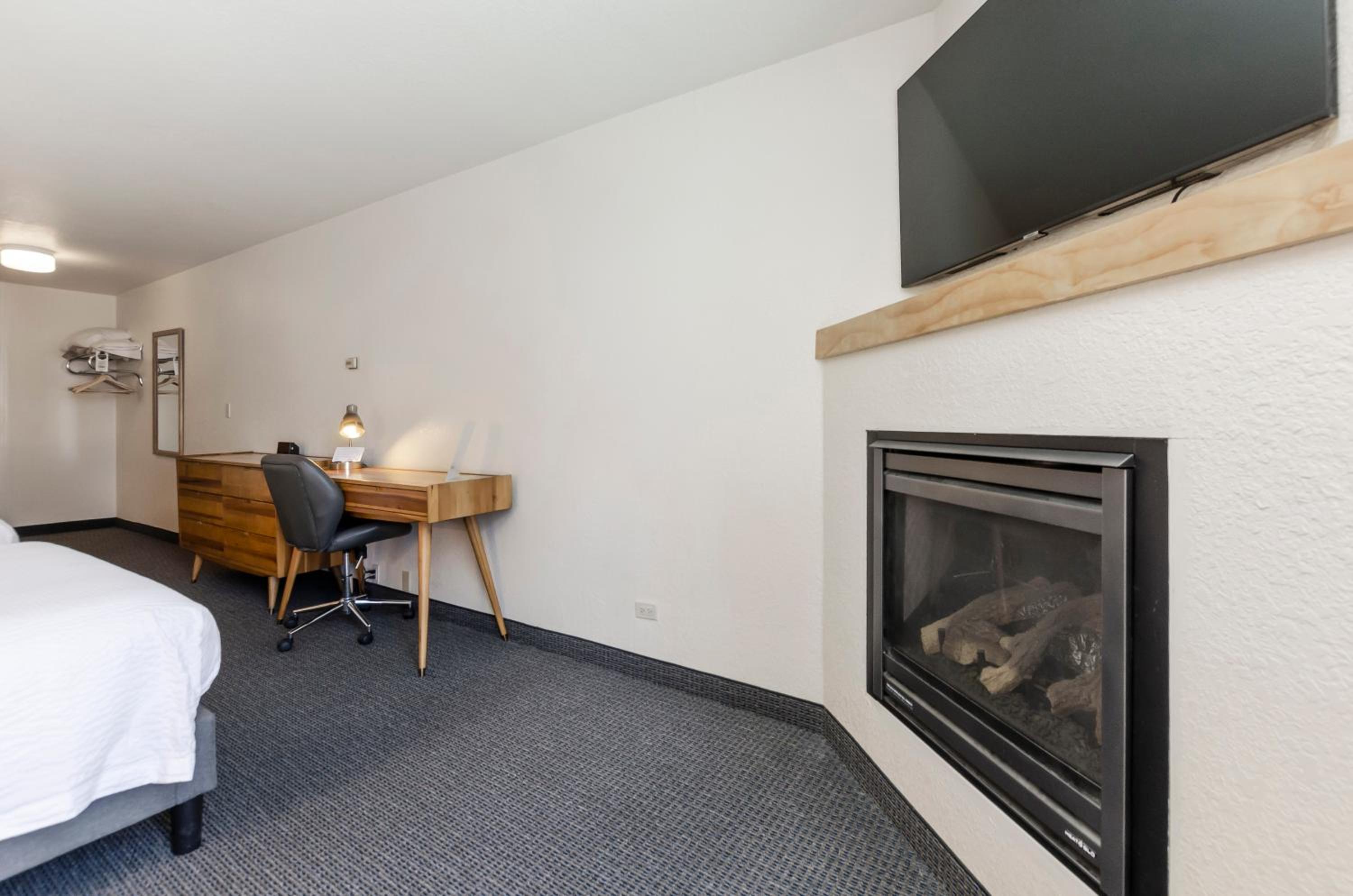 Firelite Lodge - Property Image 23