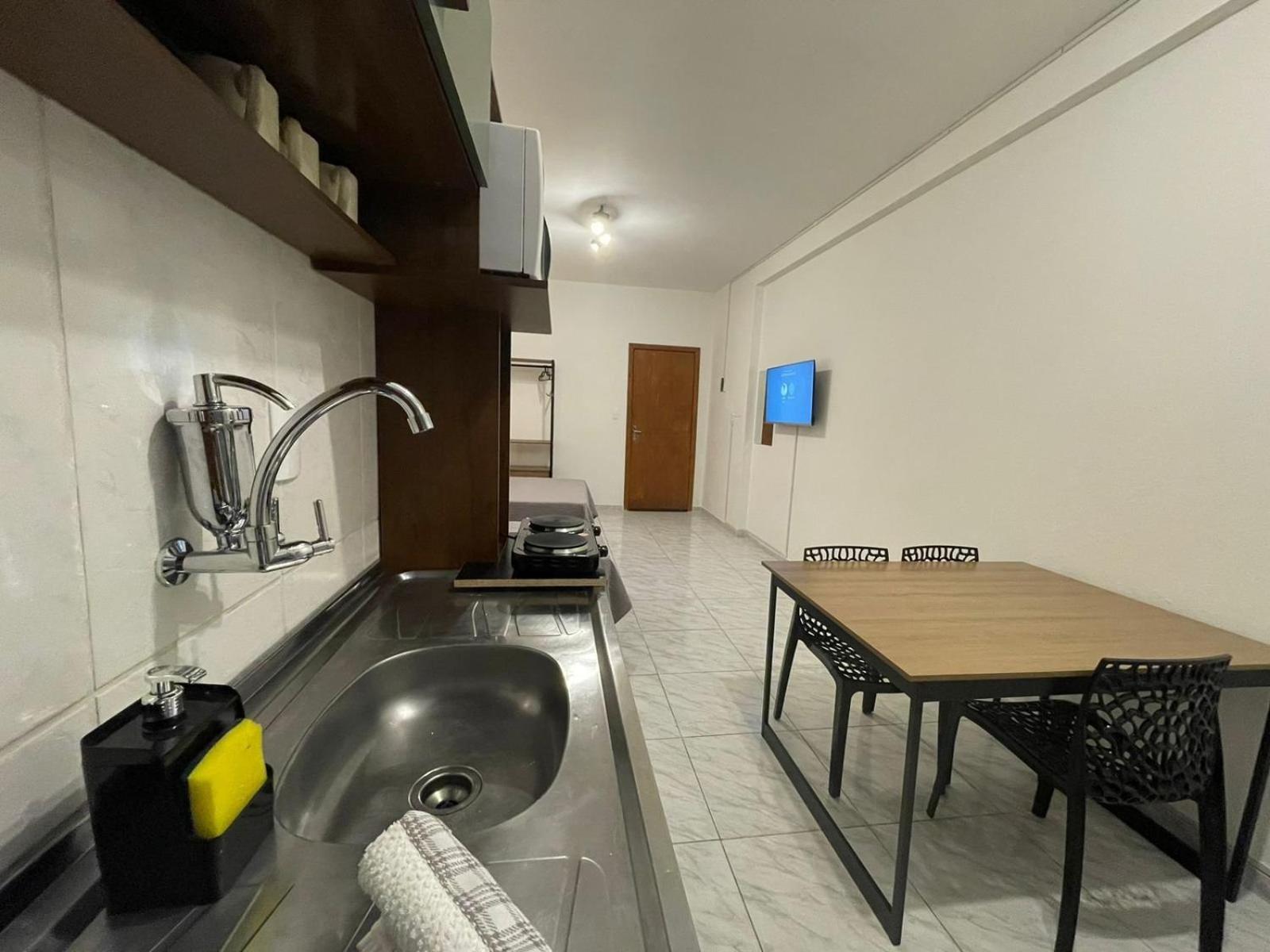 Large Studios 2km from Vila Germanica