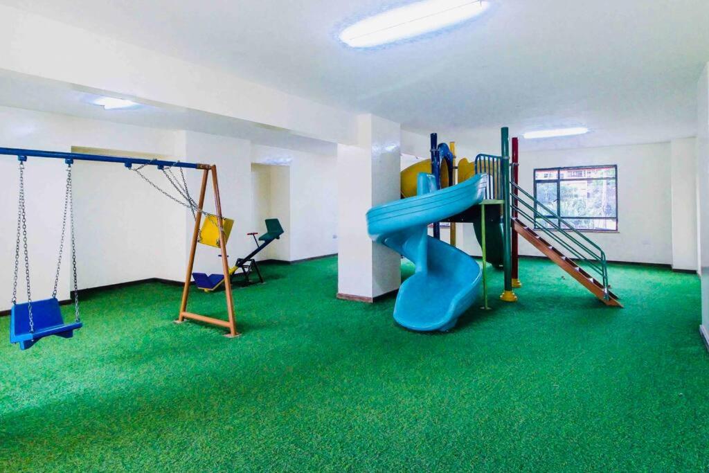 Luxury 2BR with Pool, gym &play area view 4