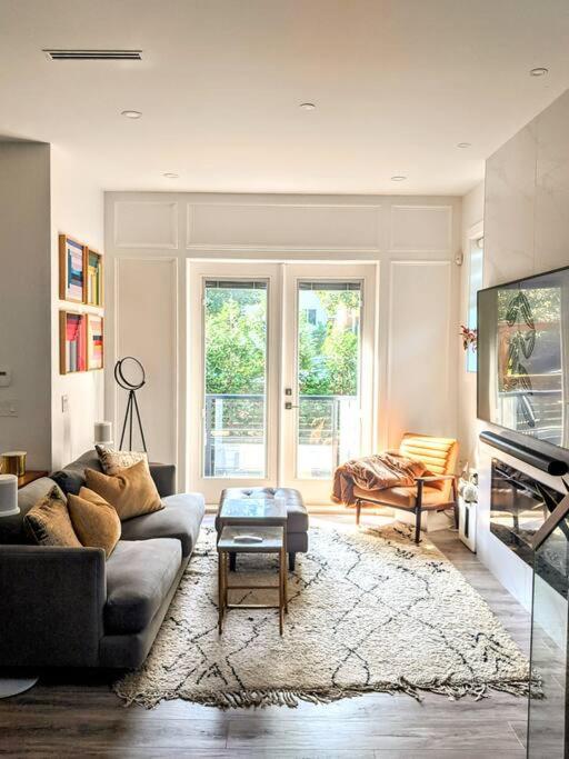 2-Level Central Modern Duplex Home