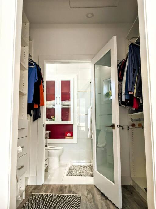 2-Level Central Modern Duplex Home