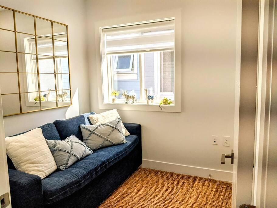 2-Level Central Modern Duplex Home