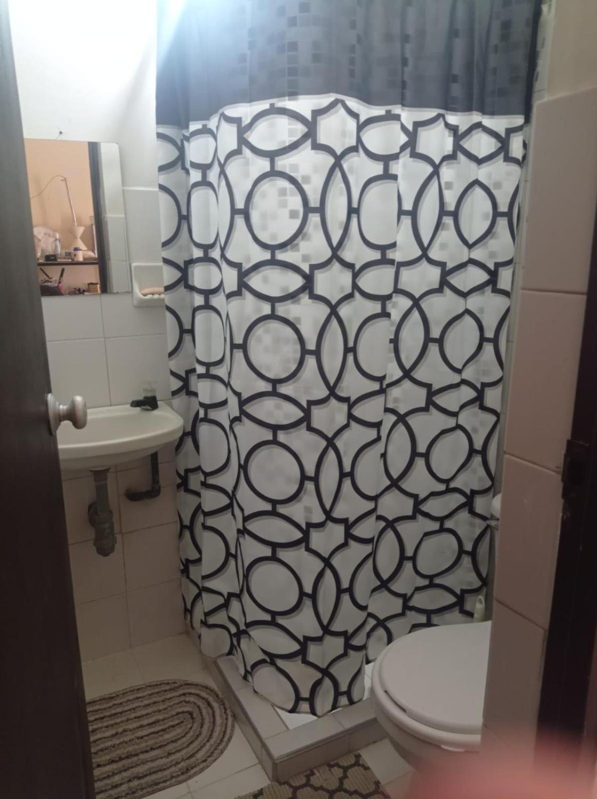 Fully Furnished Rooms in Comfy Affordable American Colombia Stay Home Near Caracolí Mall & Botanical Garden in Floridablanca, Santander