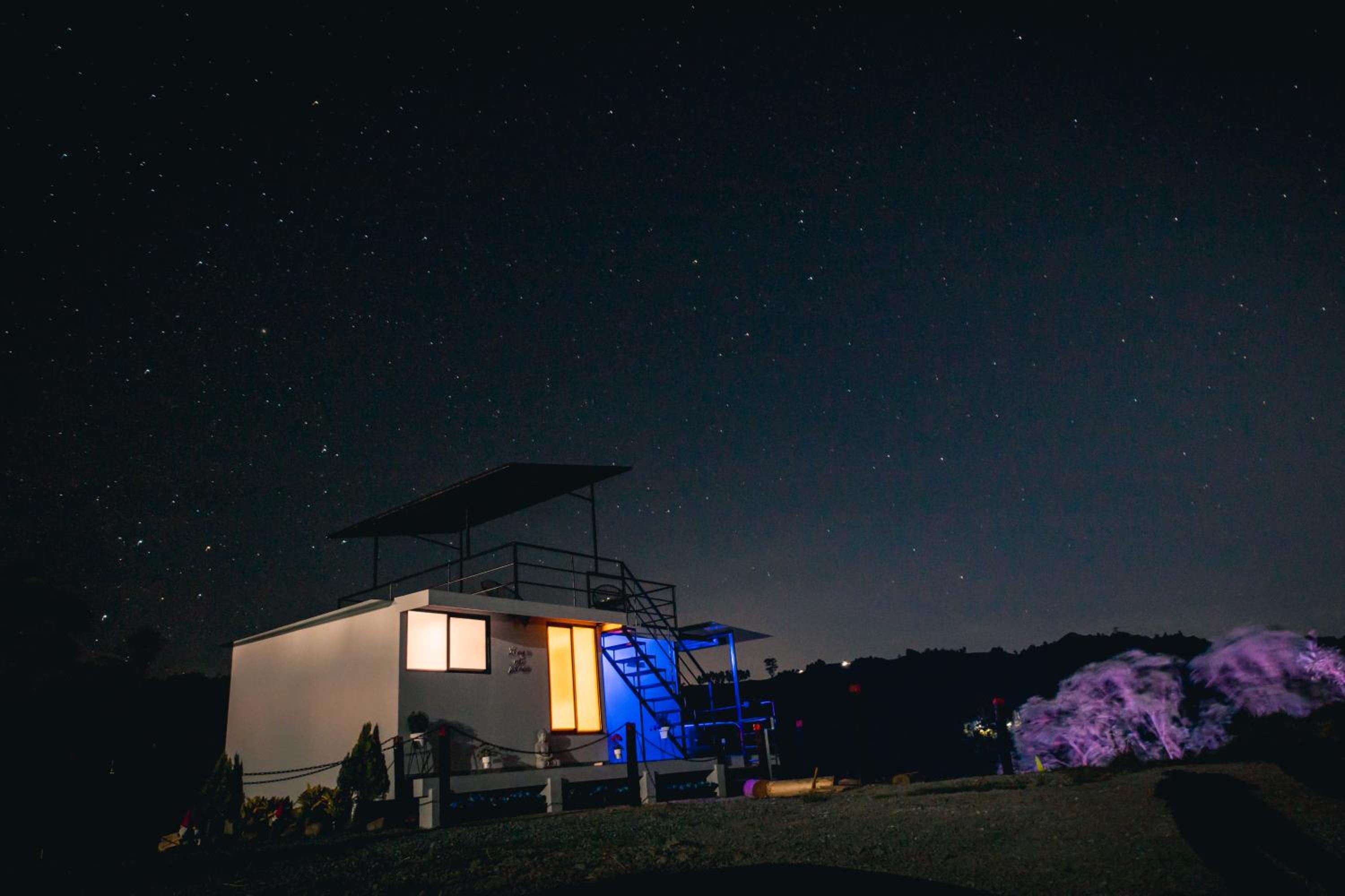 Glamping y termales La Maestranza