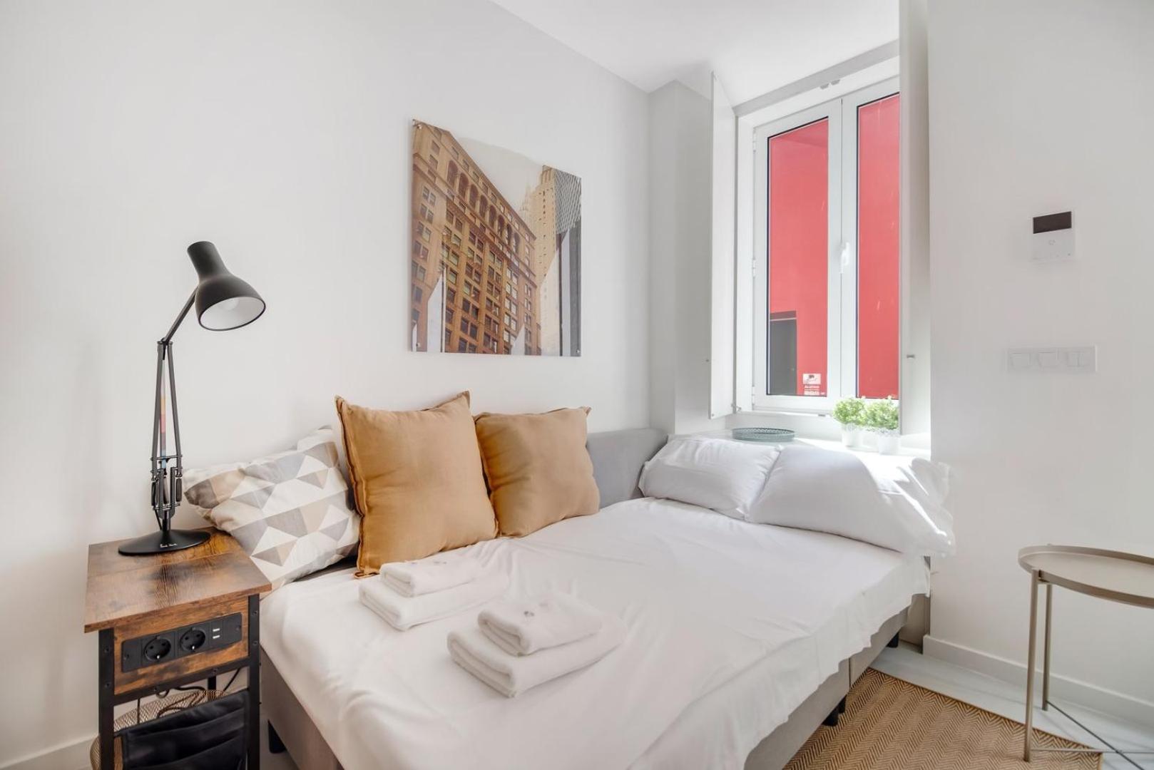 Cosy 1BR renovated - heart of Santos | By Airnest view 5