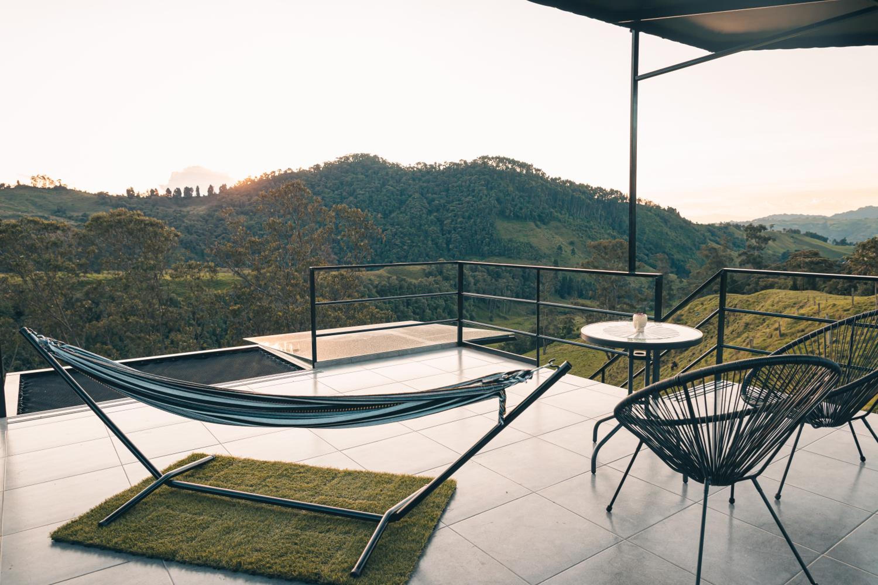Glamping y termales La Maestranza