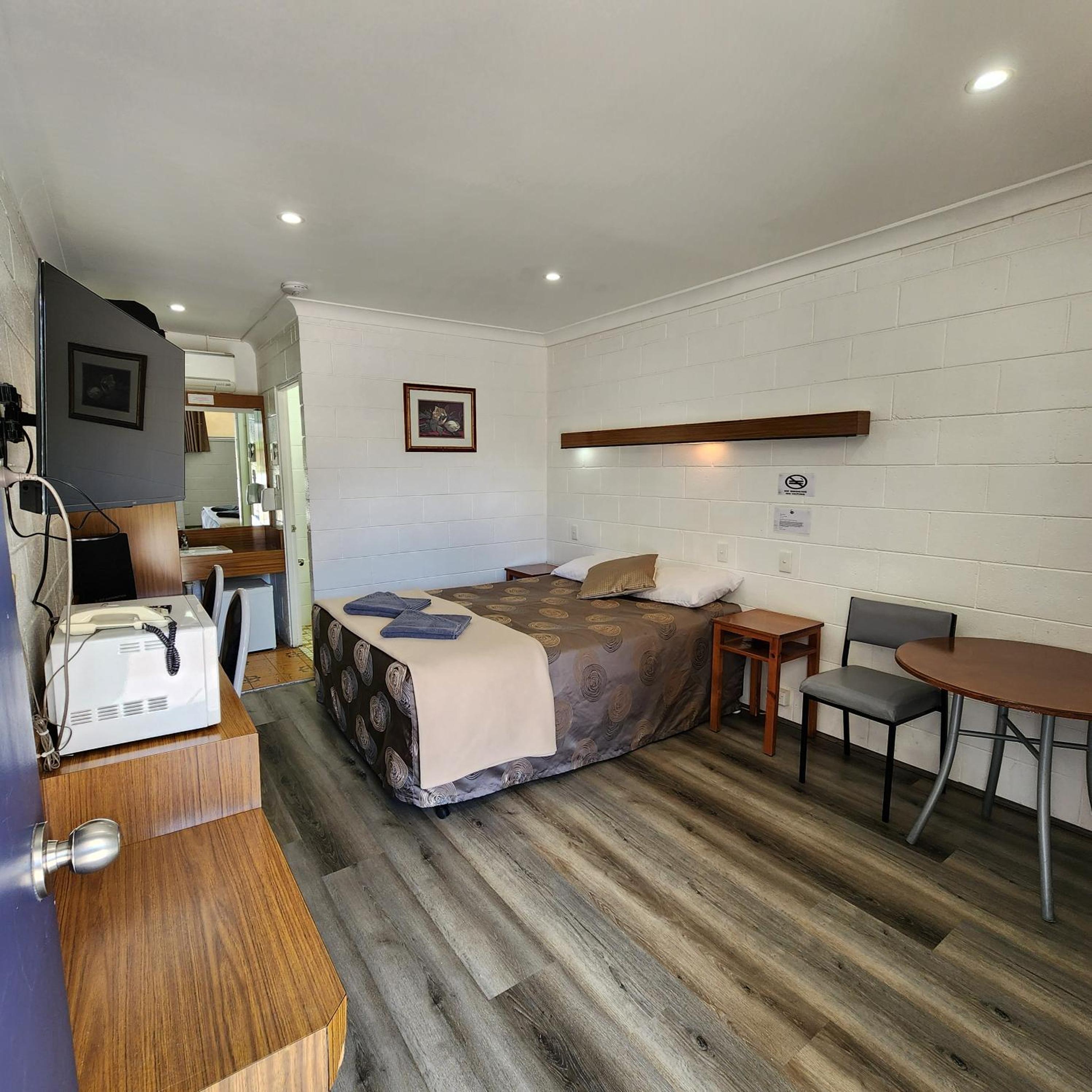 Byer Fountain Motor Inn