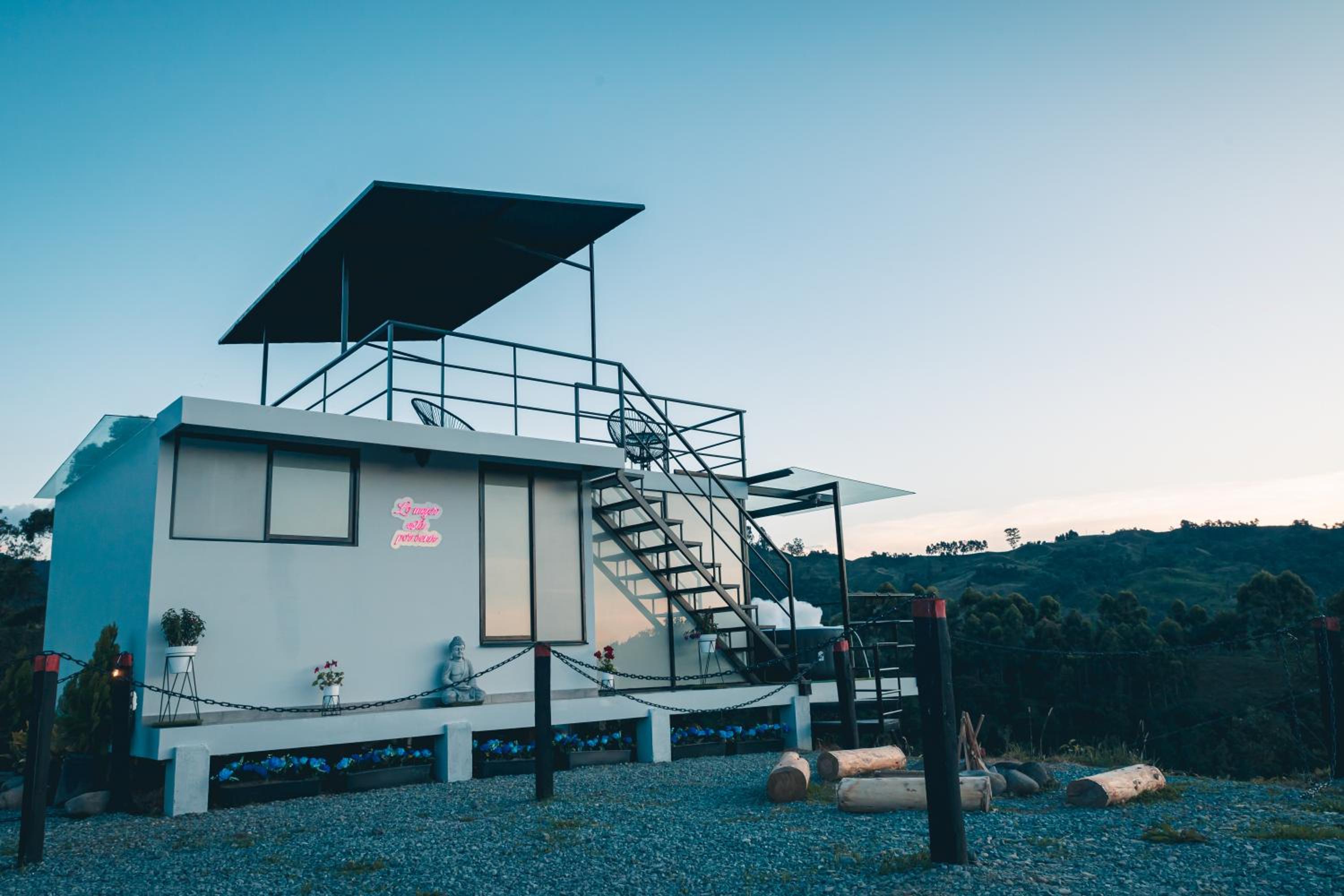 Glamping y termales La Maestranza