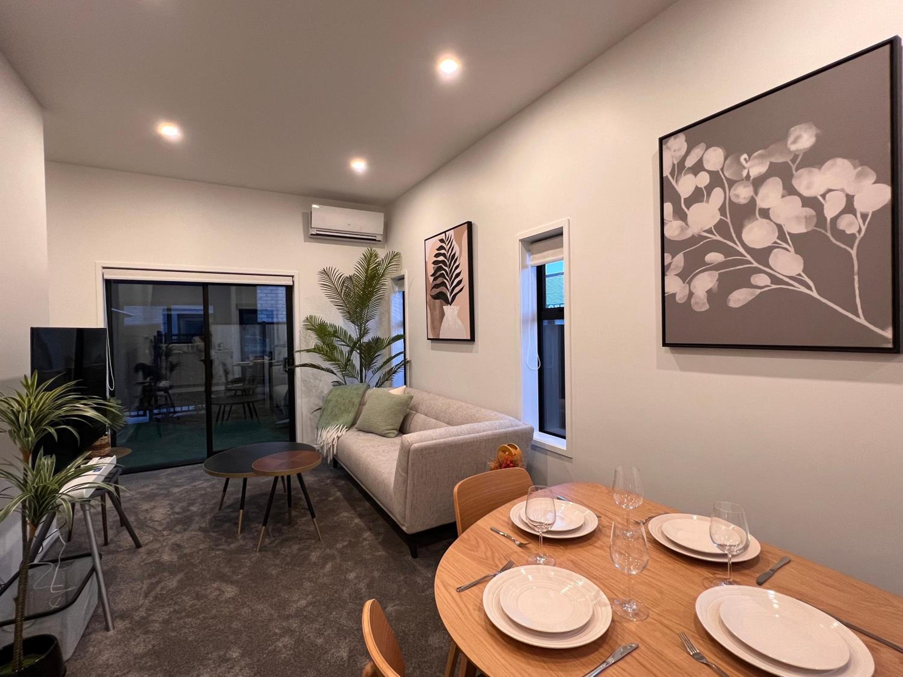 Incredible luxury 3 floors Townhouse High Ceiling view 3