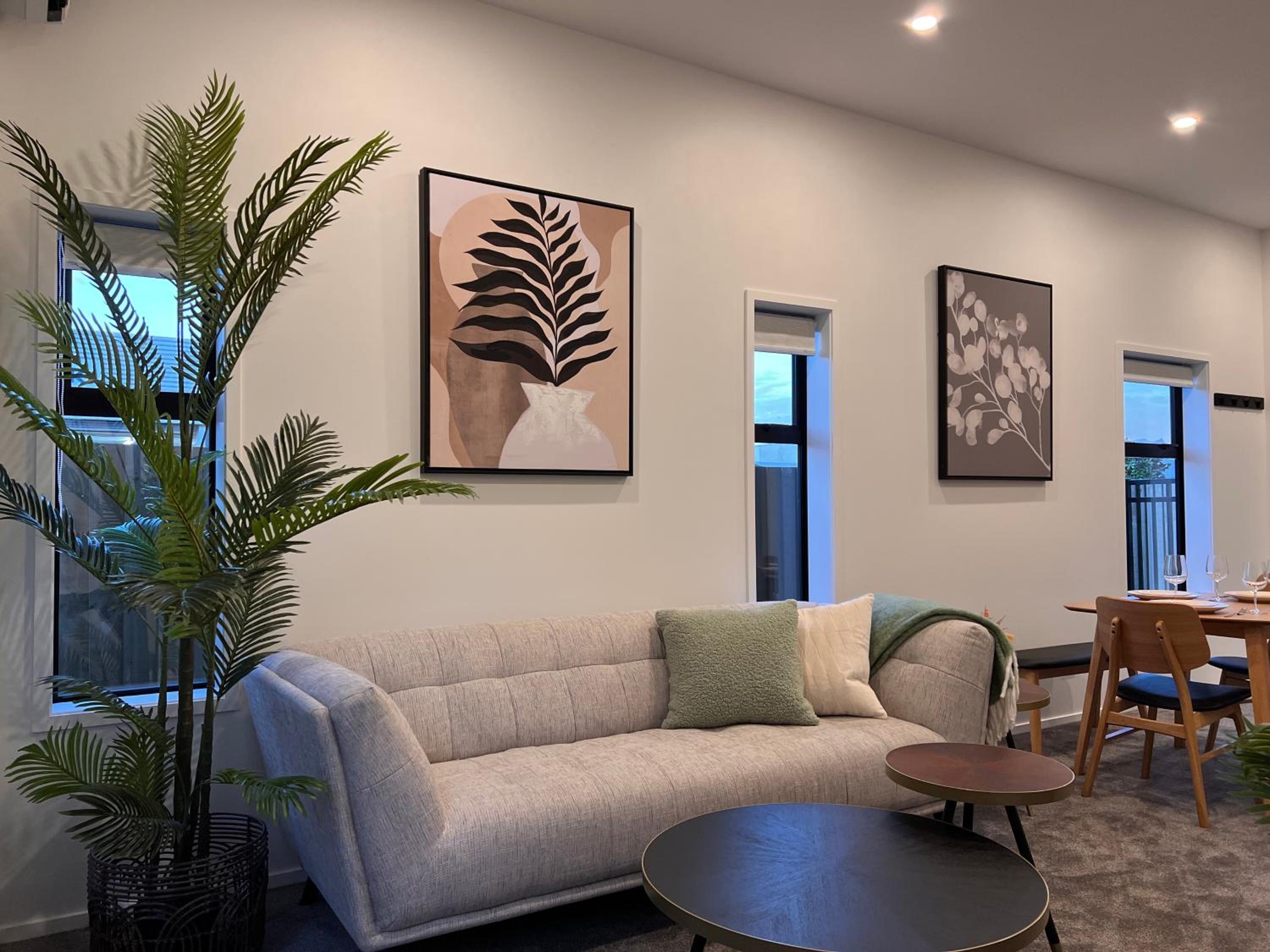 Incredible luxury 3 floors Townhouse High Ceiling view 4
