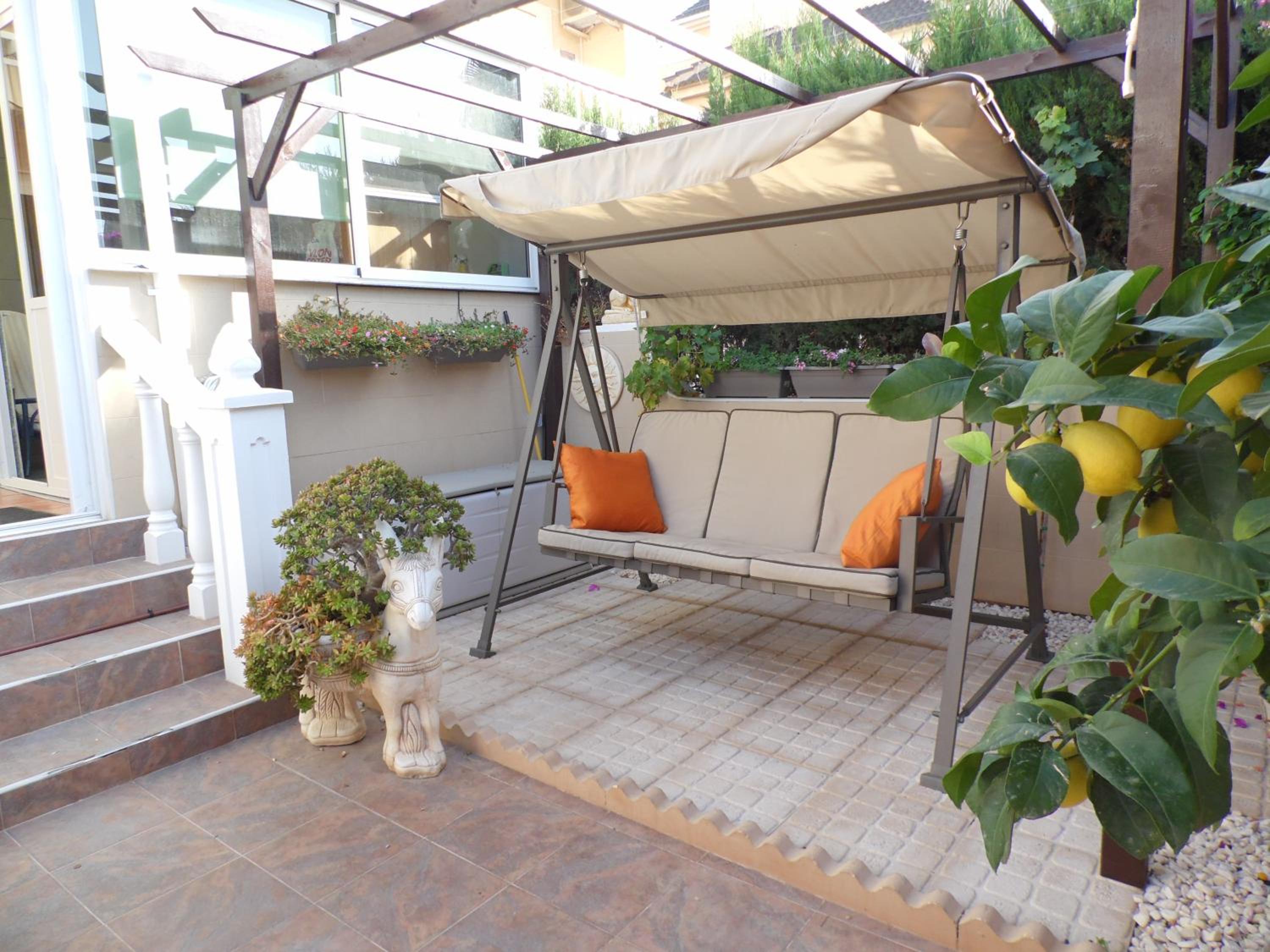 Villa La Zenia, Private pool, 10min walk to La Zenia Beach, for 6 people