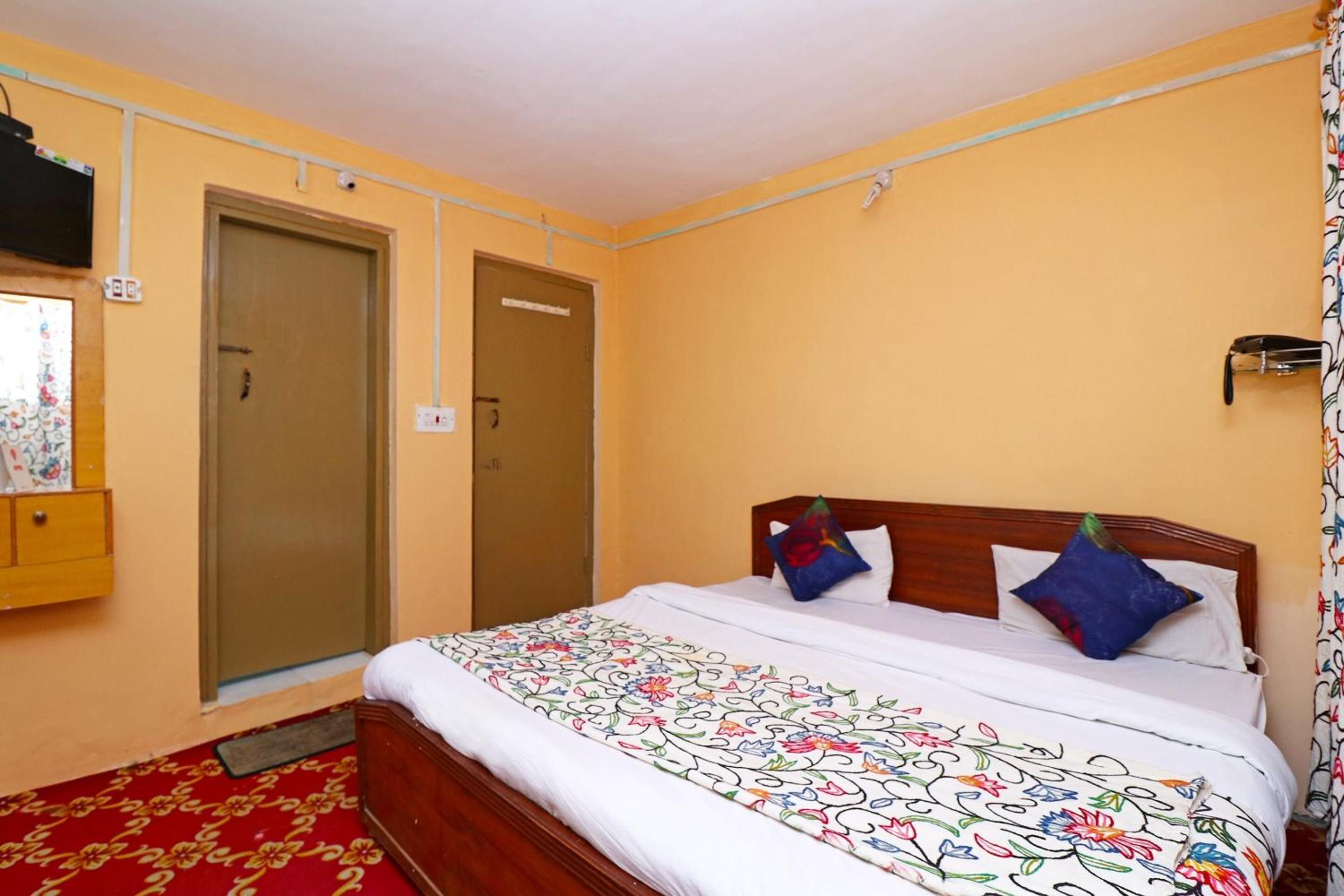 Hotel Bright Palace