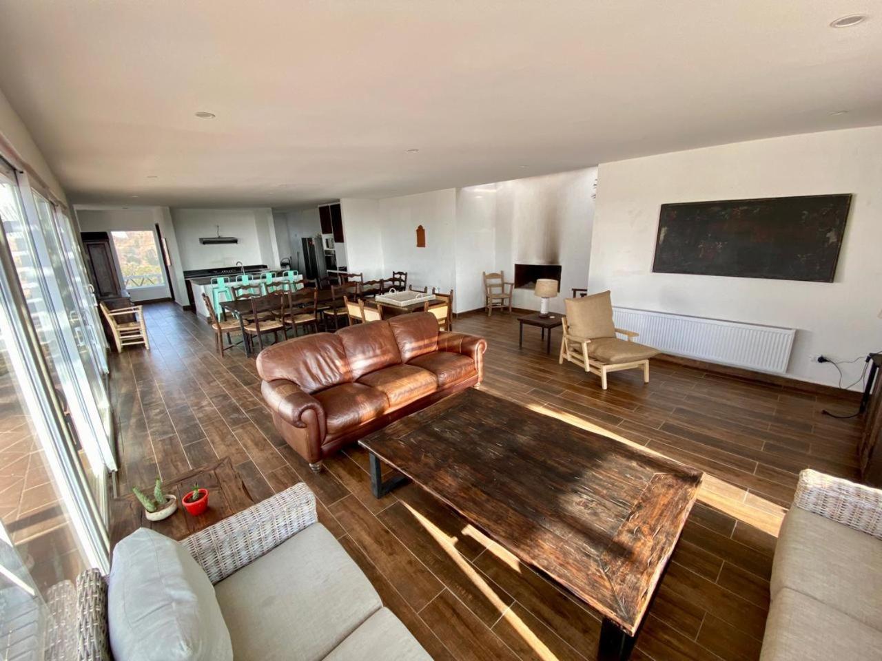 Casa de 9 habitaciones con baño independiente
