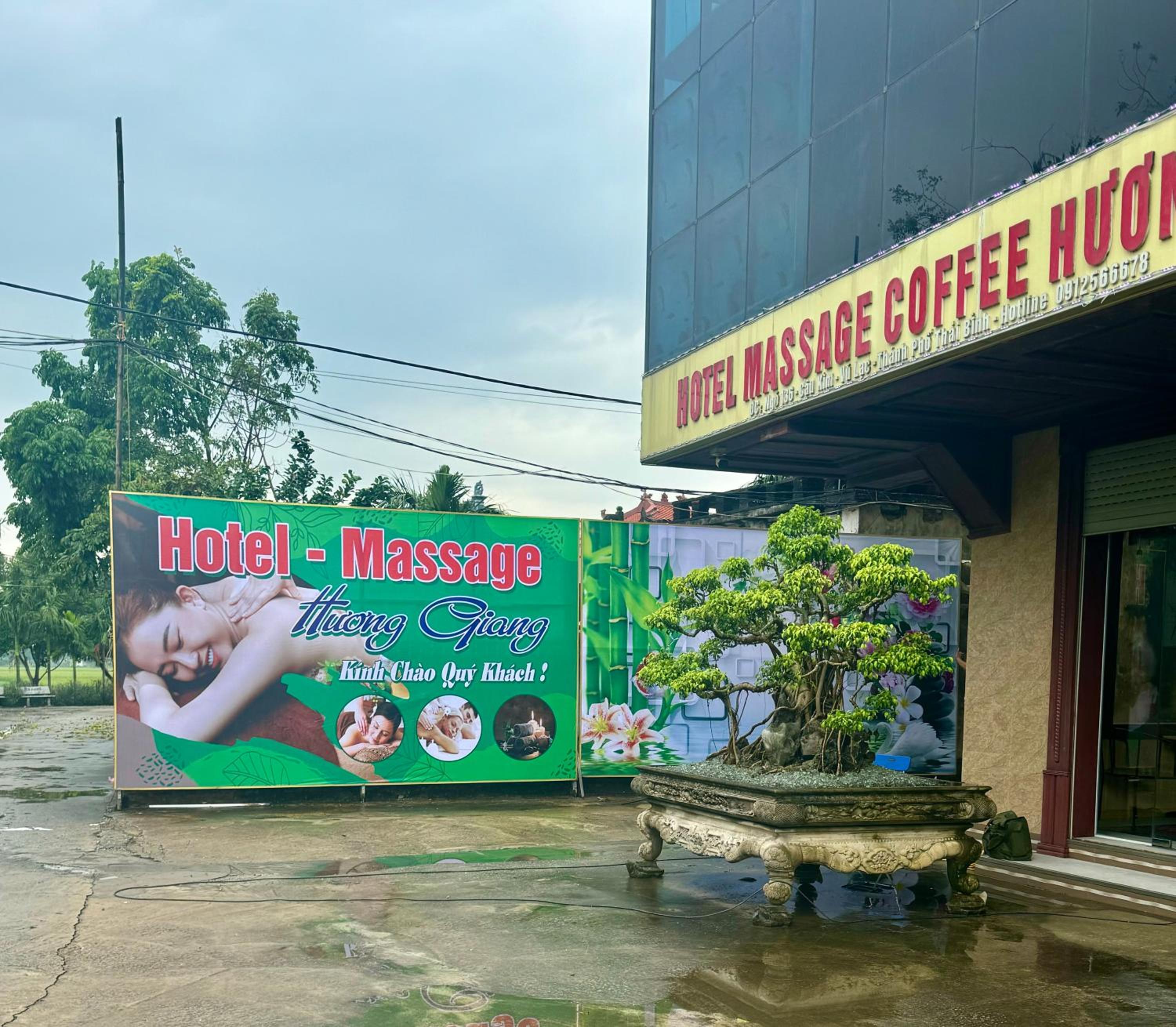 Hotel & Massage Hương Giang 1 view 2