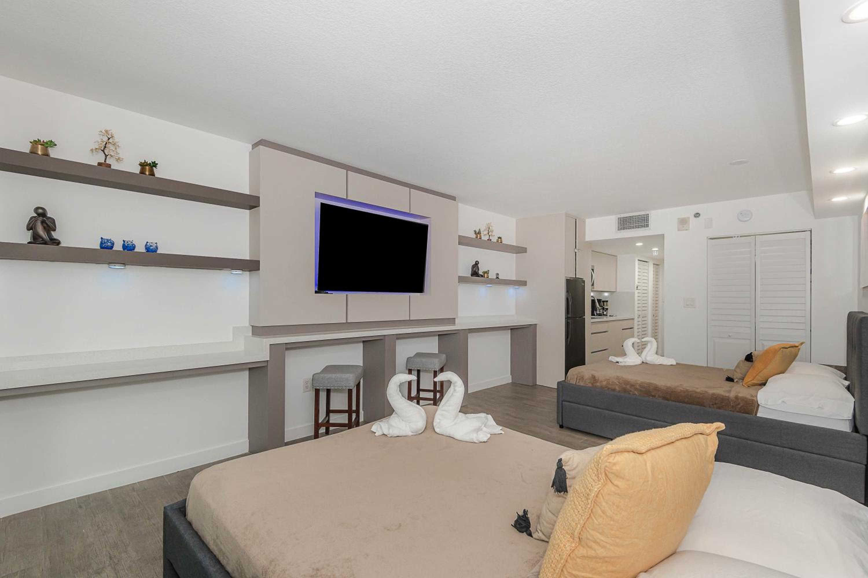High Rise Brickell Modern Studio