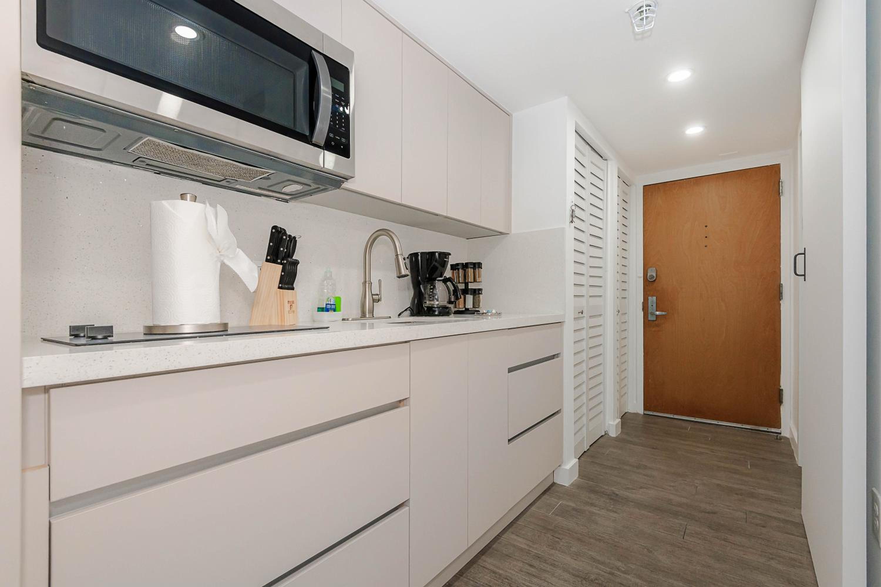 High Rise Brickell Modern Studio